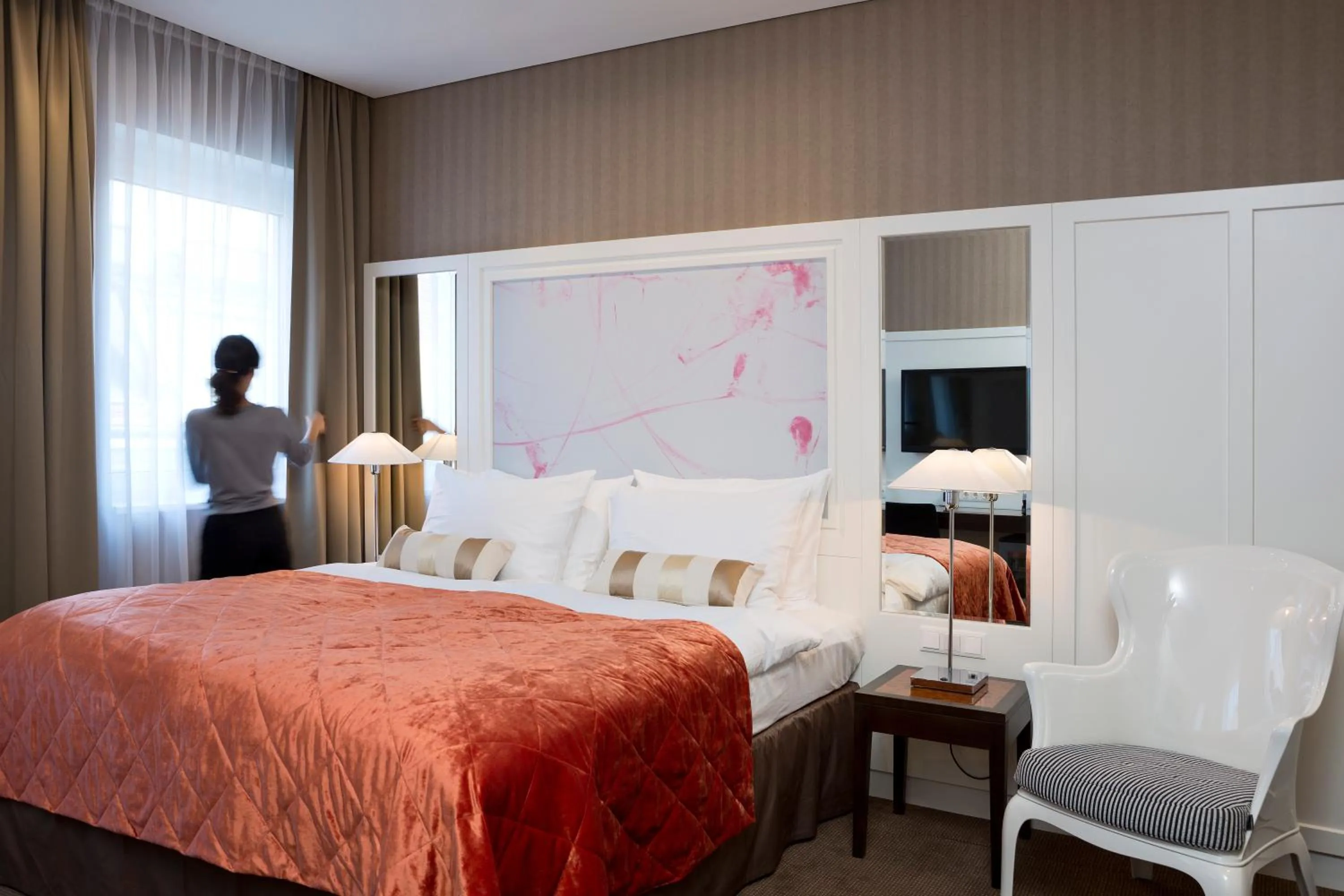 Photo of the whole room, Bed in The Harmonie Vienna, BW Premier Collection