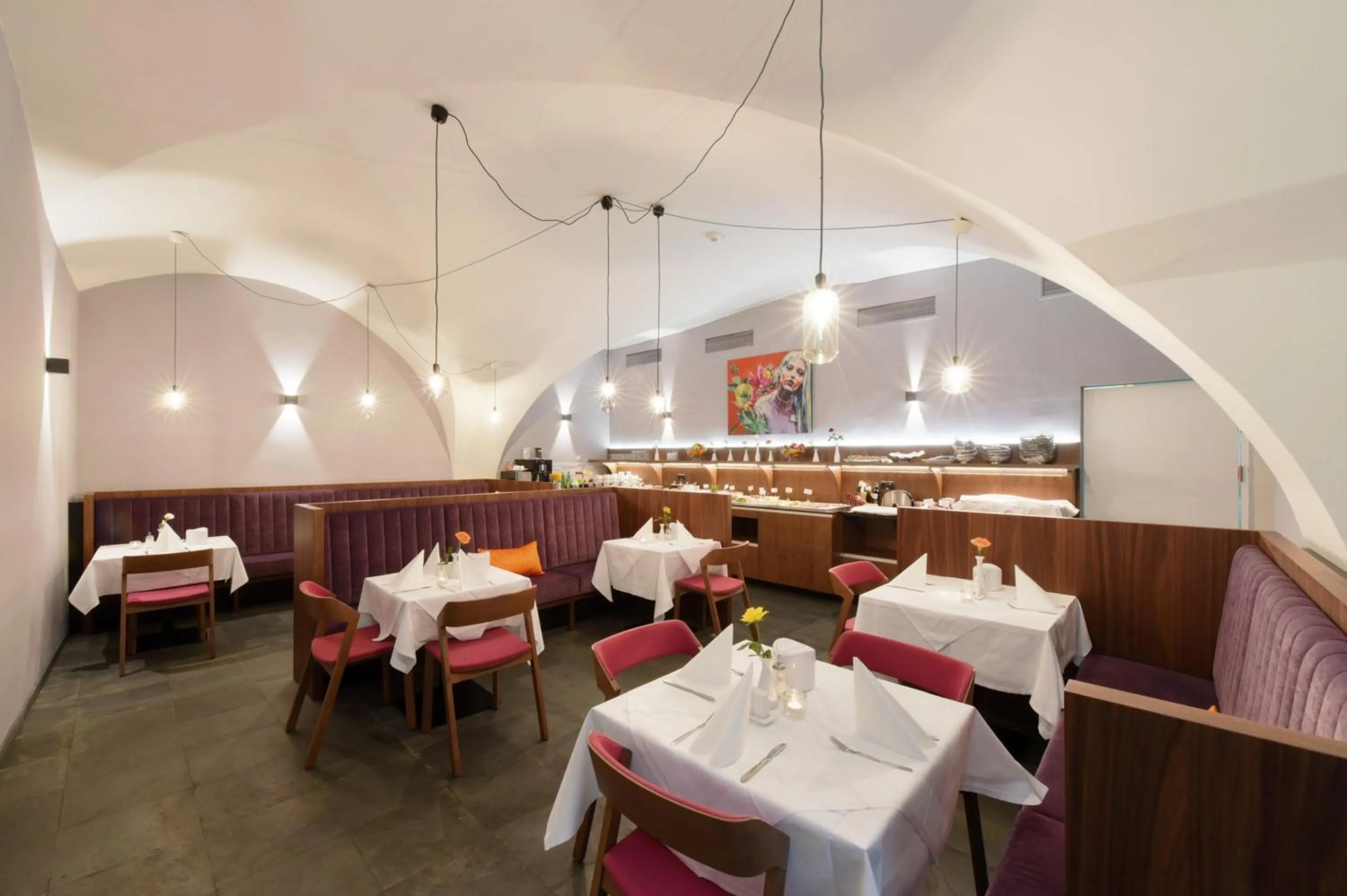 Restaurant/places to eat in Boutique Hotel Dom - Rooms & Suites