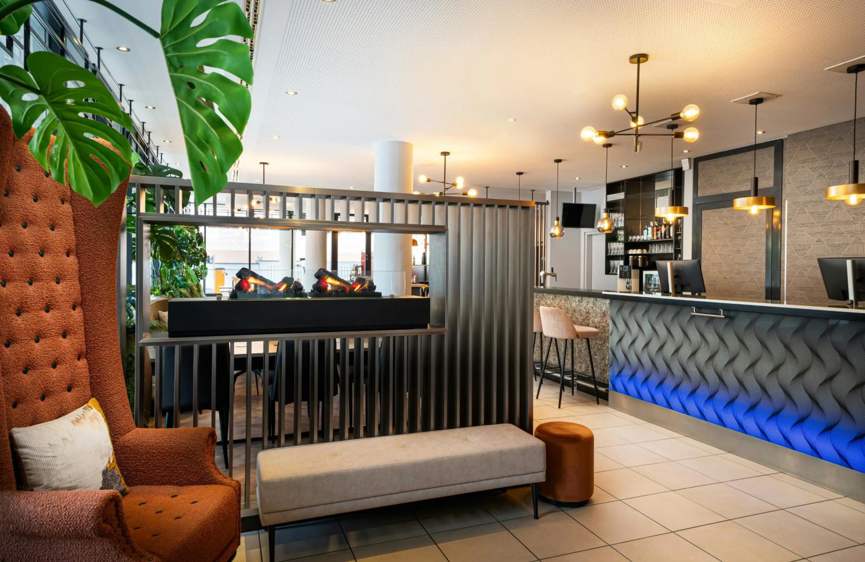 Lobby or reception in Leonardo Hotel Salzburg City Center