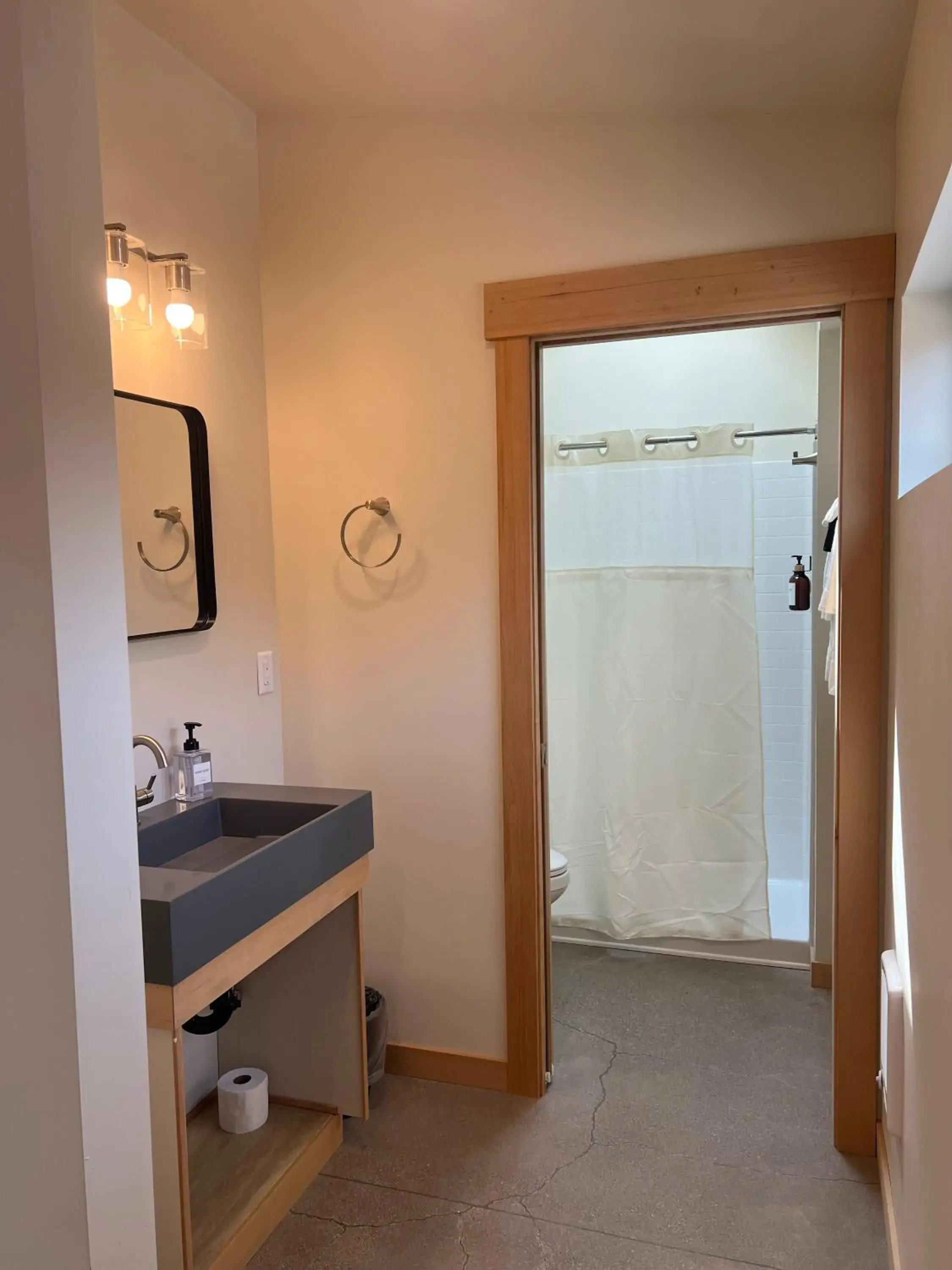 Bathroom in Crooked River Ranch Cabins Bathroom in Crooked River Ranch Cabins