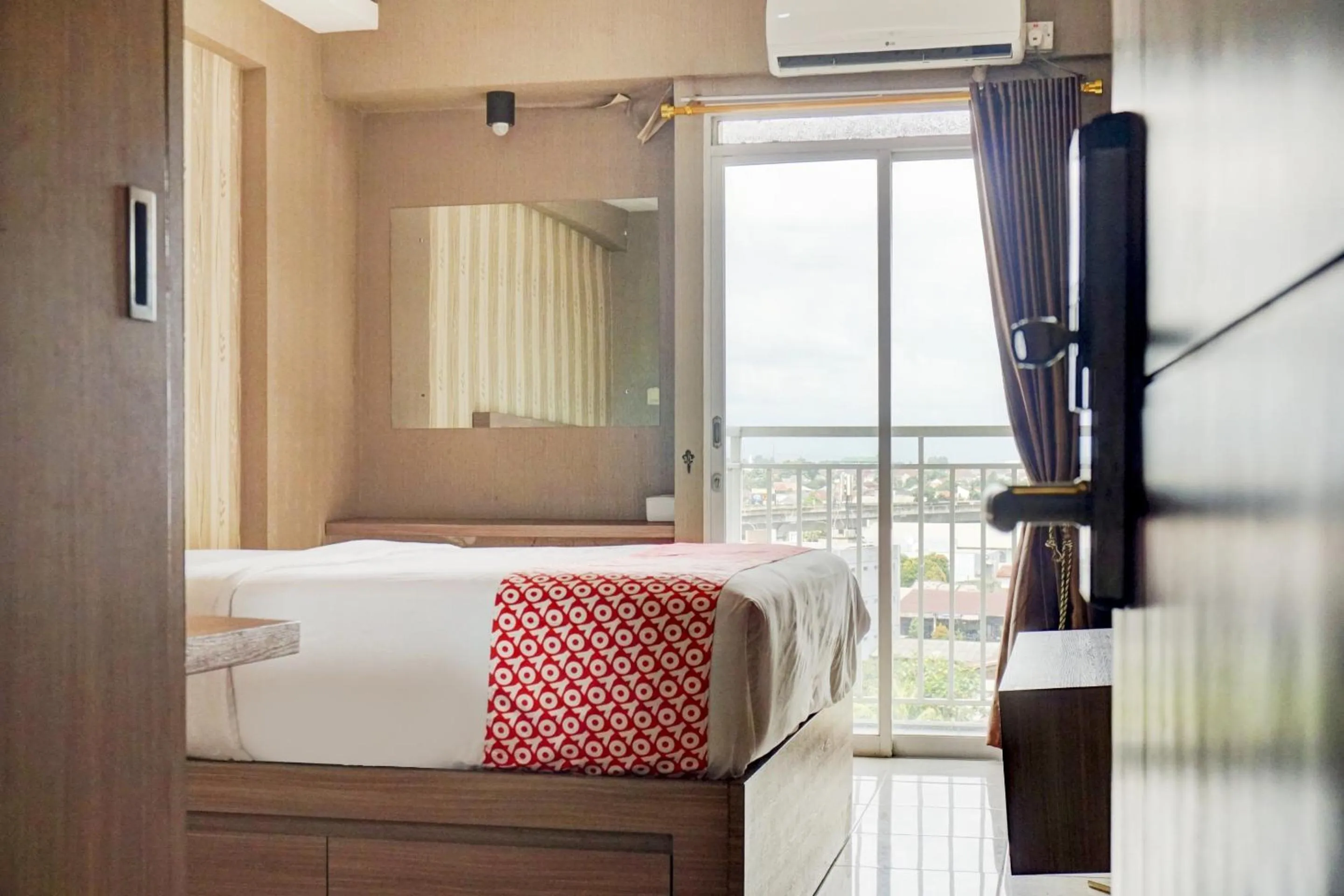 Bedroom, Bed in Hotel O Apartemen Bogor Valley