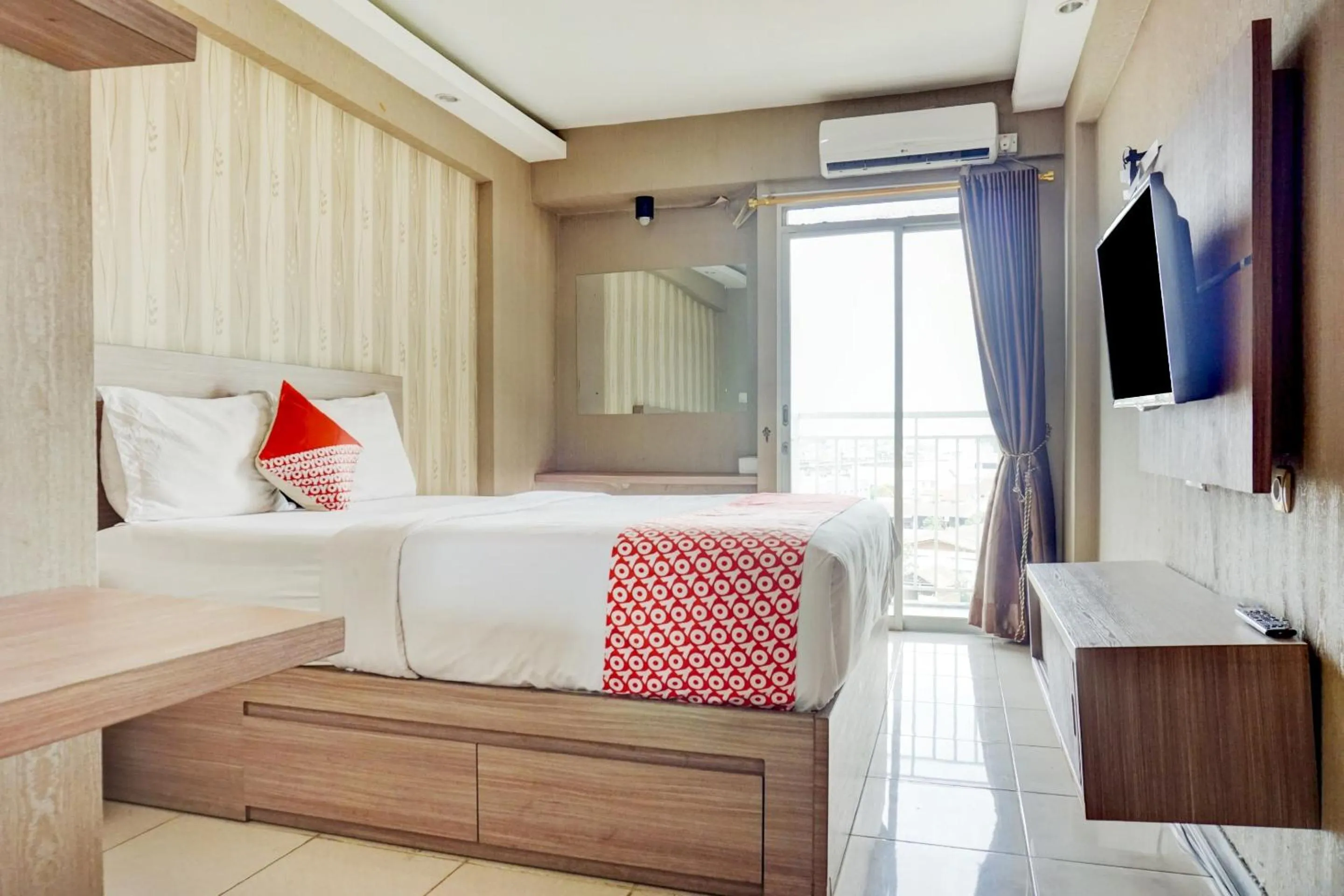 Bedroom, Bed in Hotel O Apartemen Bogor Valley