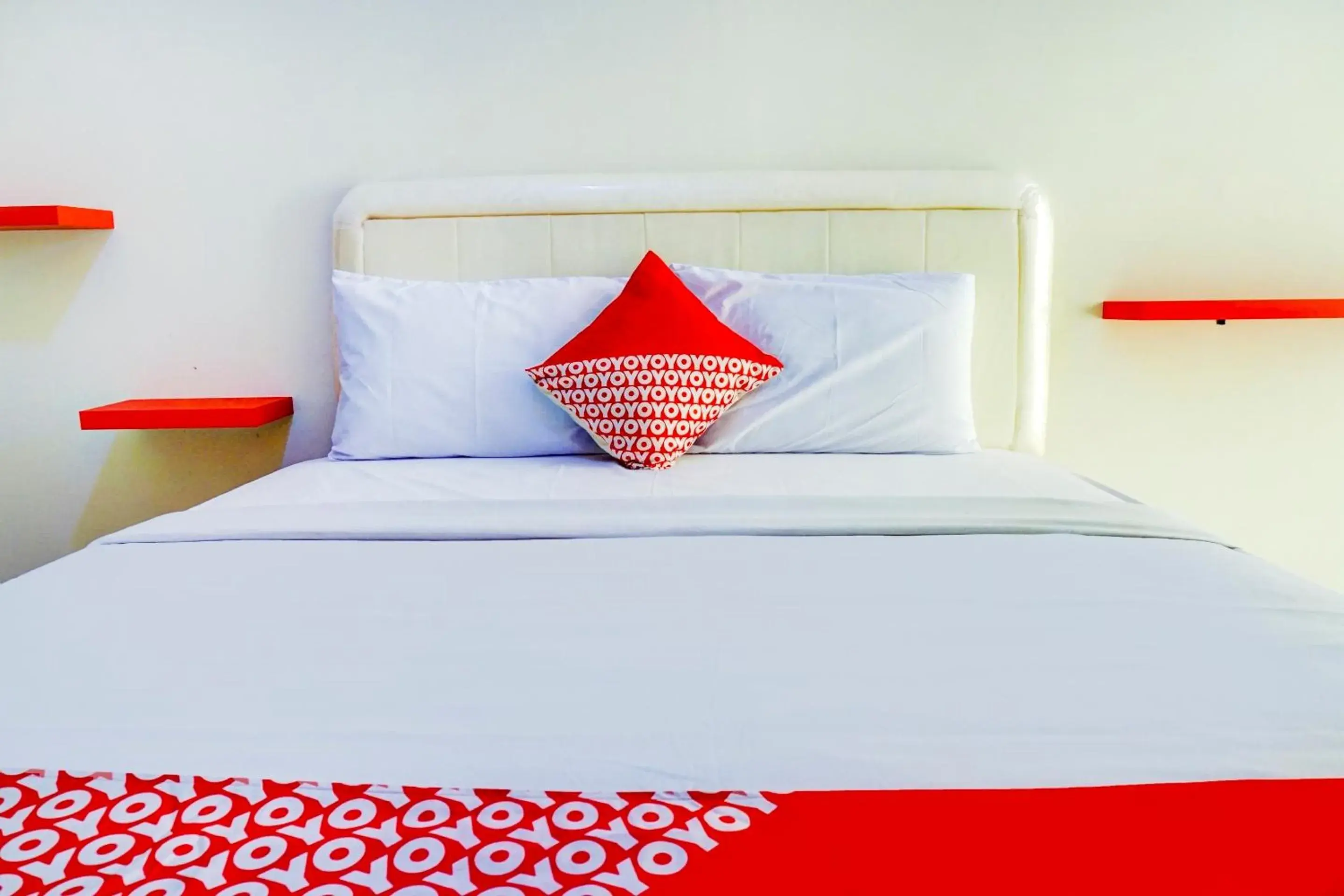 Bedroom in OYO 90230 Skyland Bogor Valley Bedroom in OYO 90230 Skyland Bogor Valley