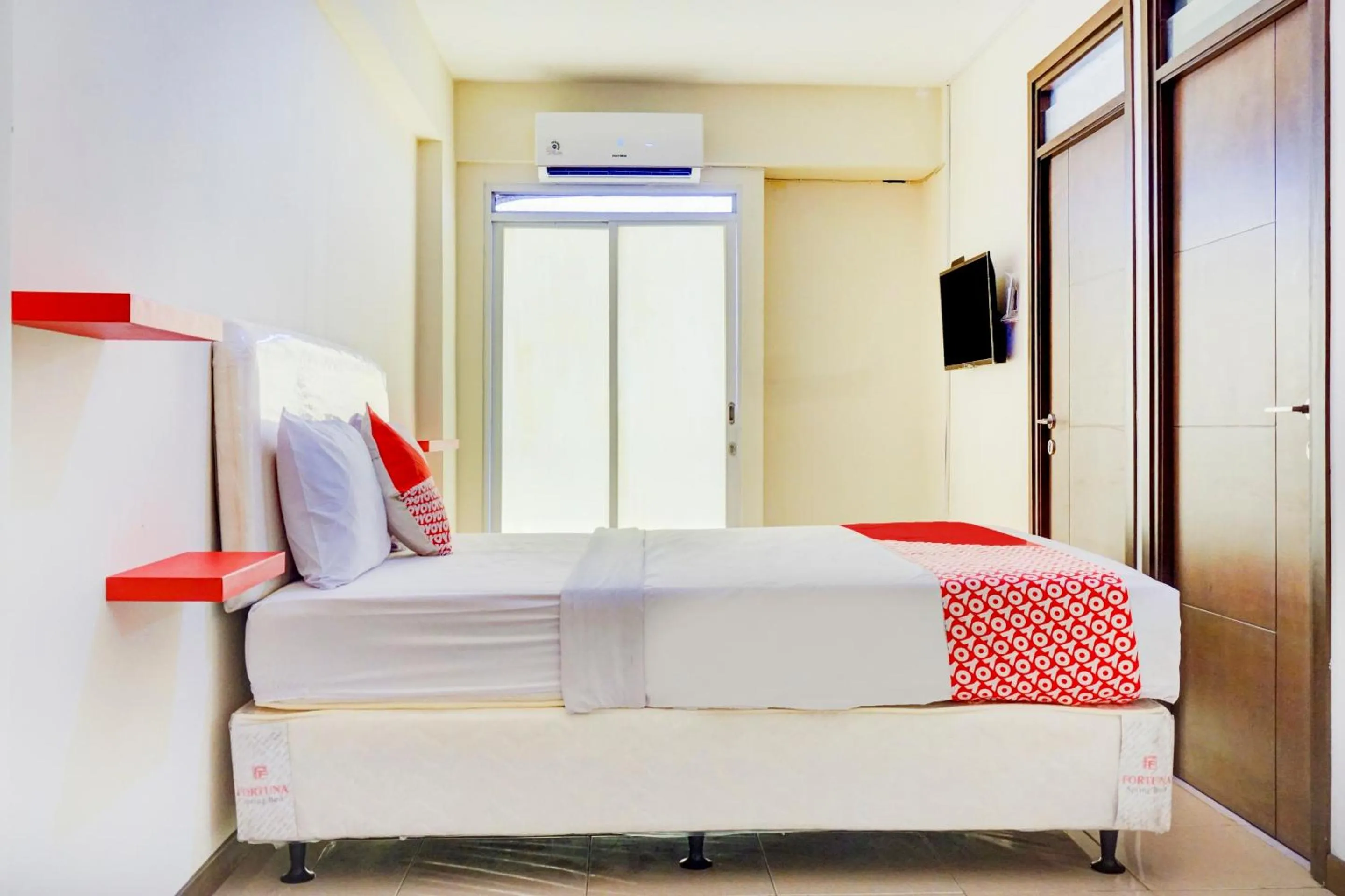 Bedroom in OYO 90230 Skyland Bogor Valley