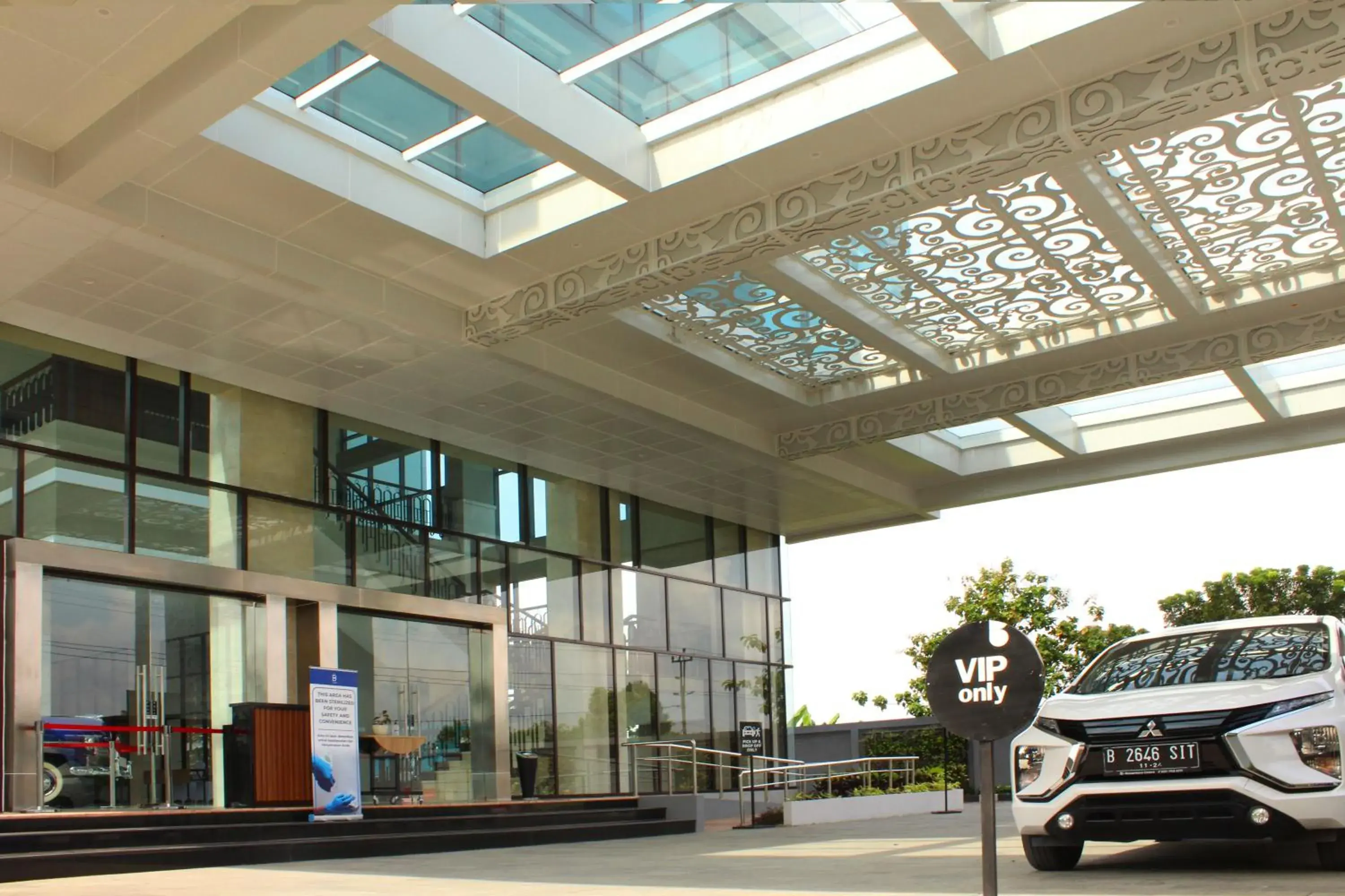 Facade/entrance in Braling Grand Hotel Purbalingga, Azana Hotels Collection Facade/entrance in Braling Grand Hotel Purbalingga, Azana Hotels Collection