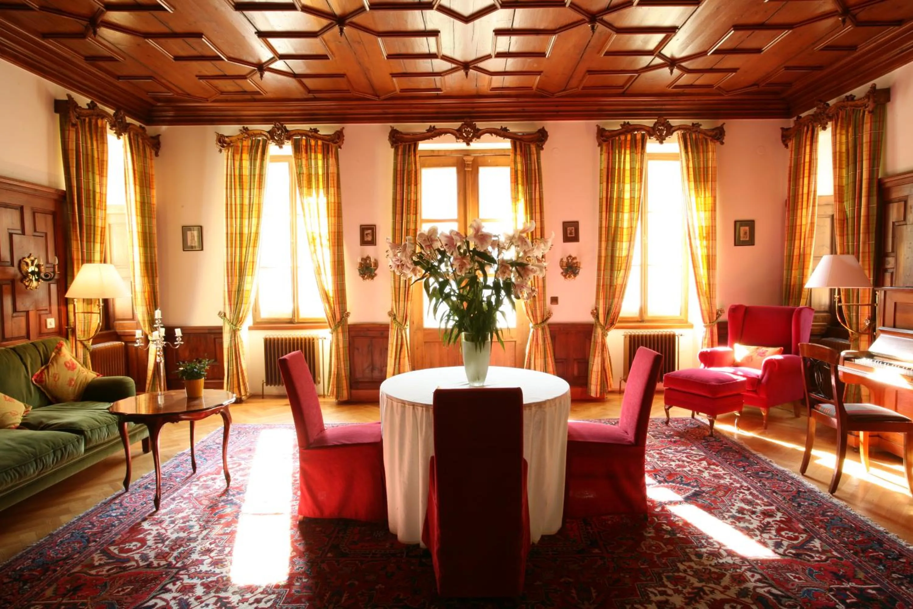 Lounge or bar in Villa Solitude