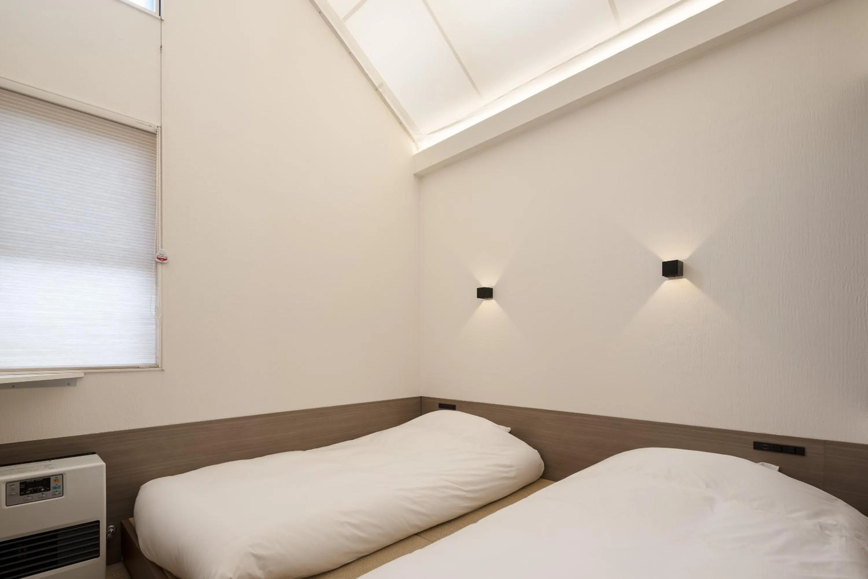 Bedroom, Bed in Asama Kuzanbo