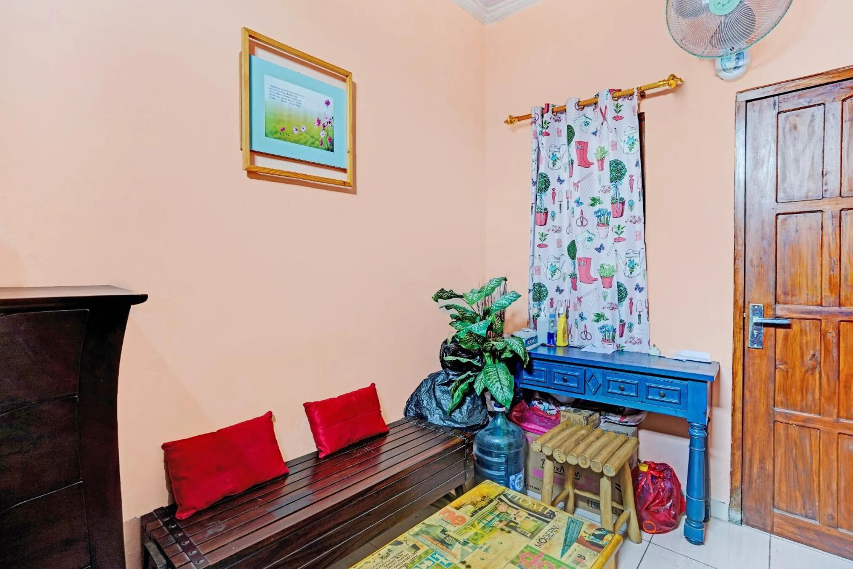 Lobby or reception in OYO 90234 Dhoho Family Guest House