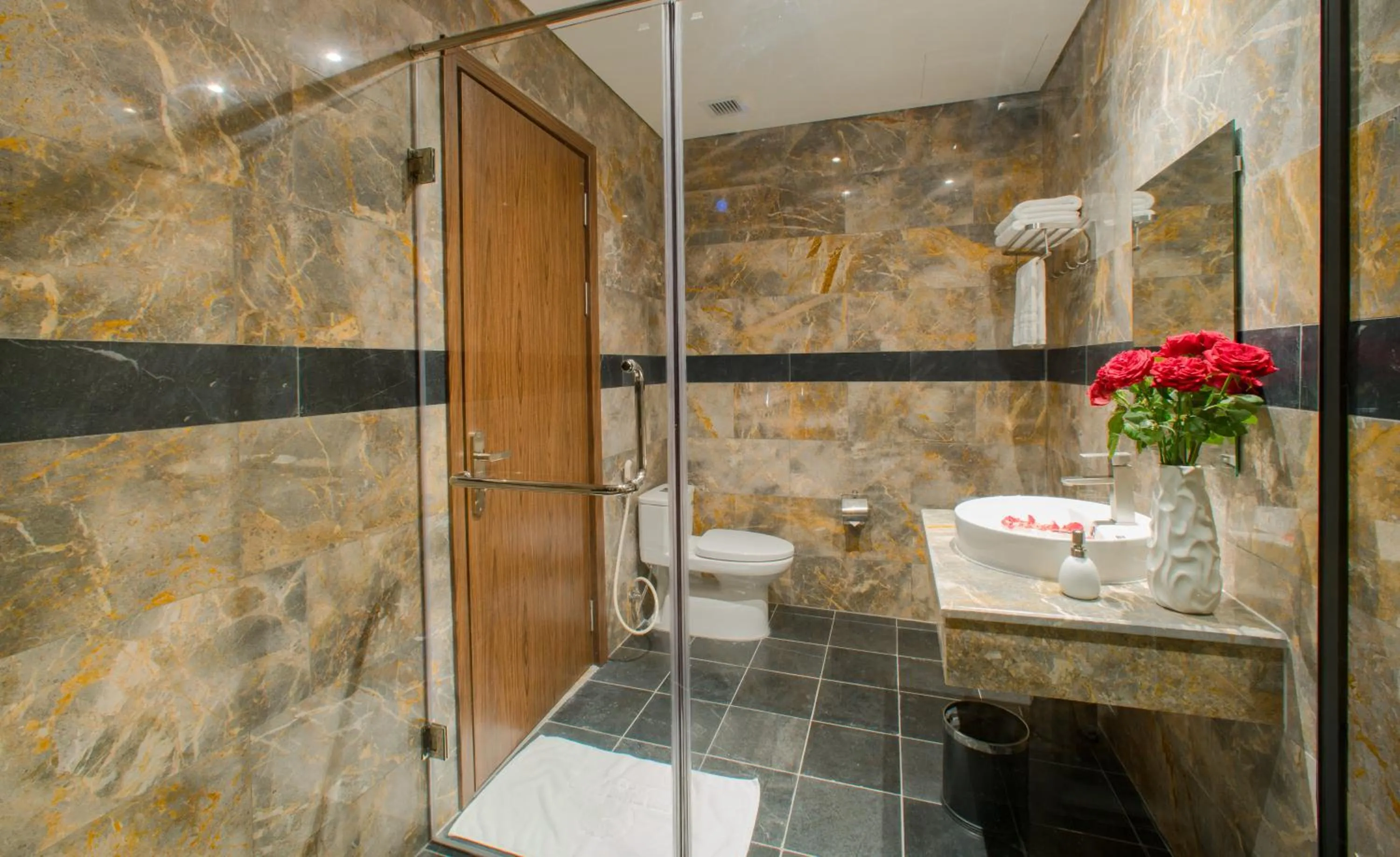 Bathroom in PHU THANG GRAND HOTEL