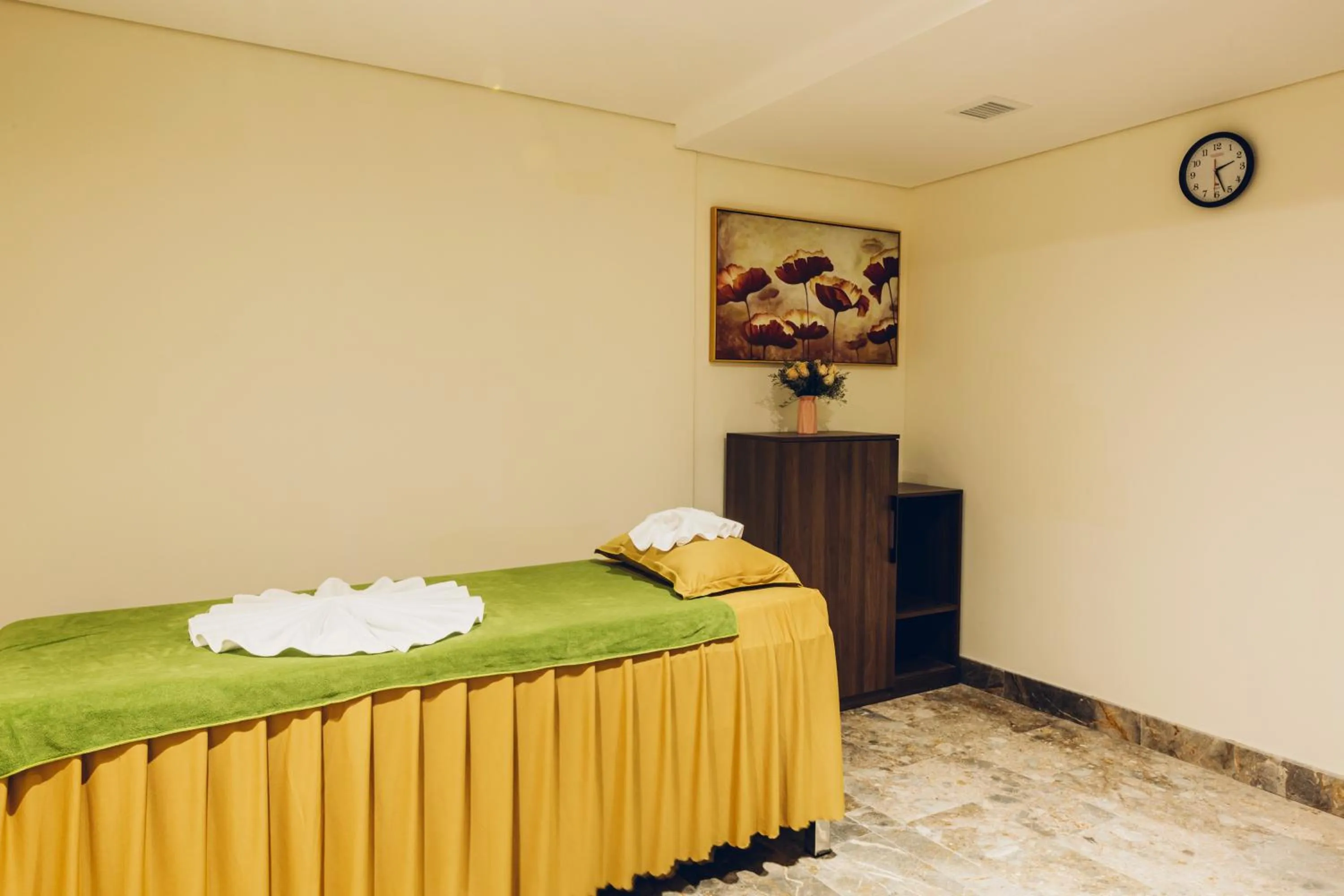 Massage, Bed in PHU THANG GRAND HOTEL
