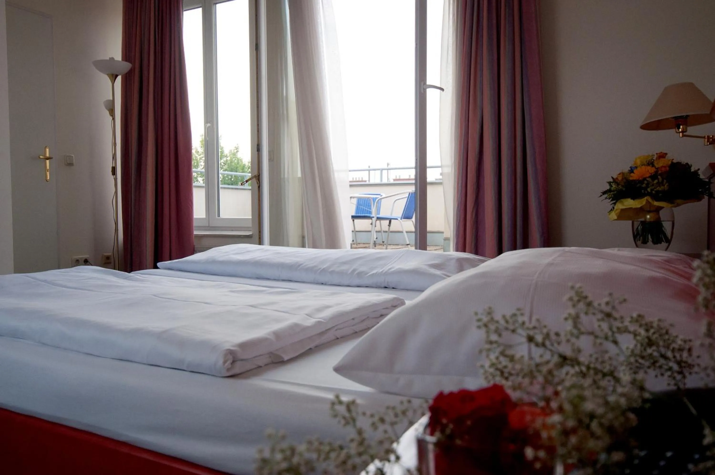 Bedroom, Bed in Hotel Allegro Wien