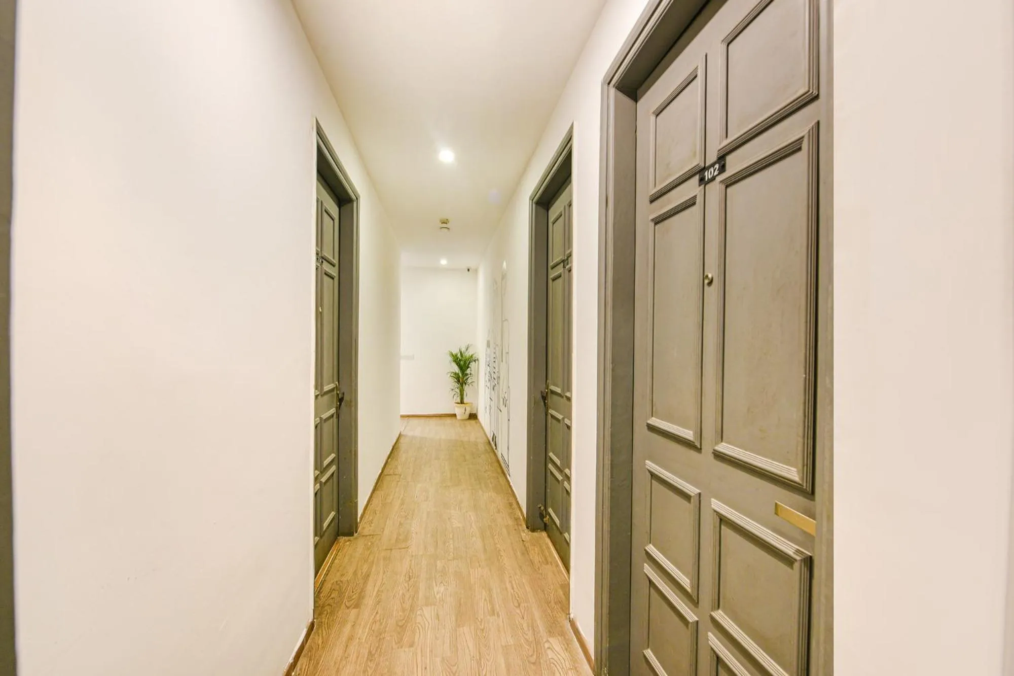 Lobby or reception in FabHotel Comfort Residency I - Nr Artemis Hospital Gurgaon'