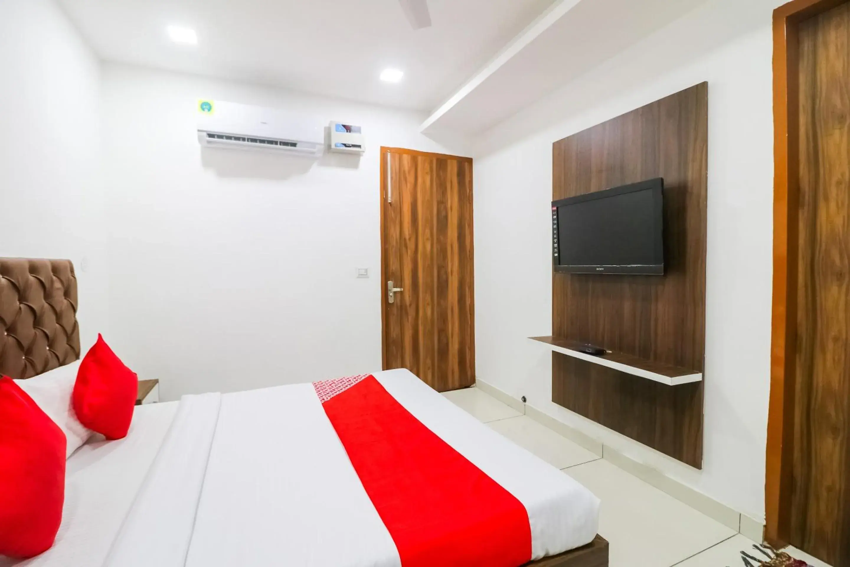 Bedroom, Bed in Hotel O SkyCity Bedroom, Bed in Hotel O SkyCity