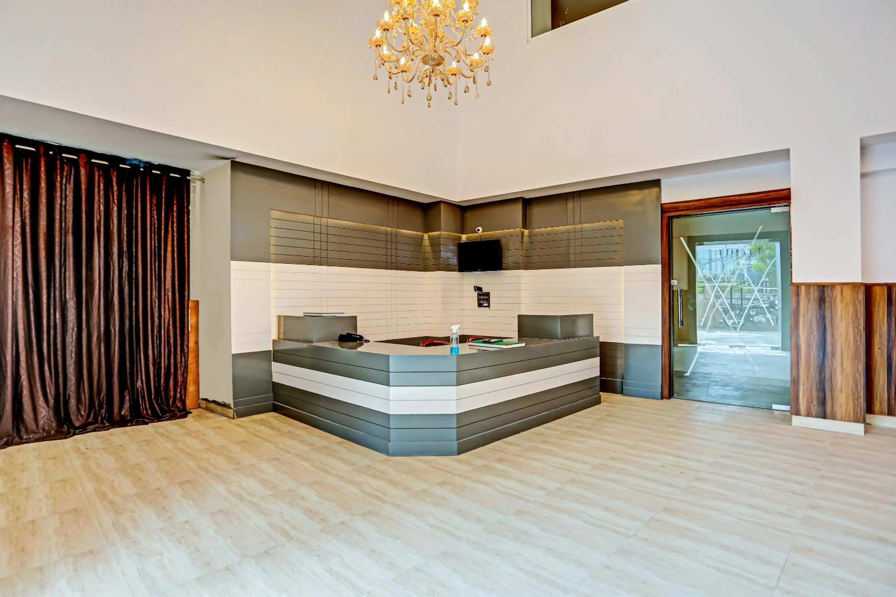 Lobby or reception, Bed in Townhouse The Madhav Sector 58 Noida Near ISKCON Temple Noida