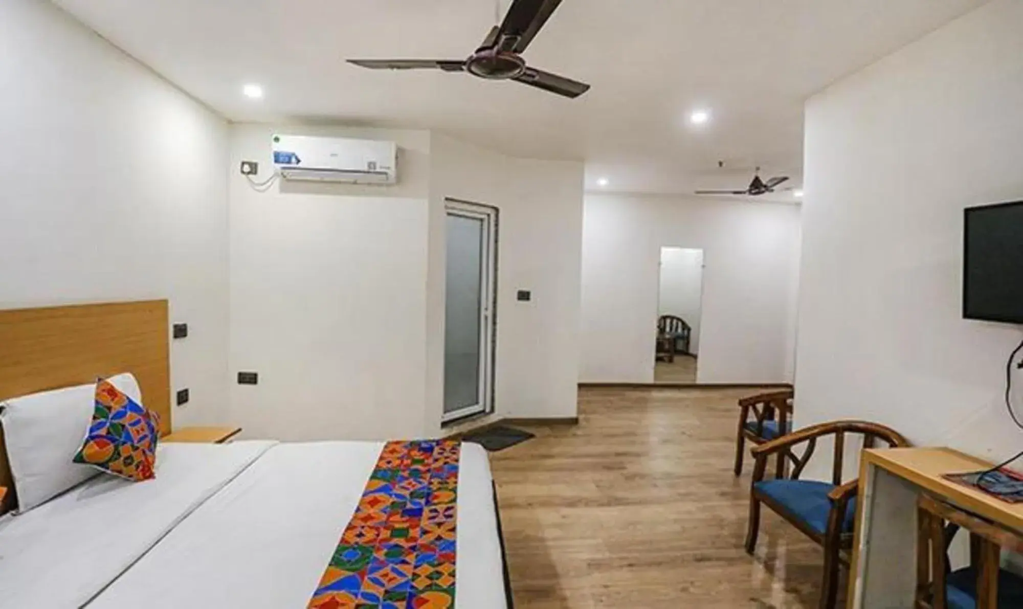 Bed in FabHotel Royale 58 Bed in FabHotel Royale 58