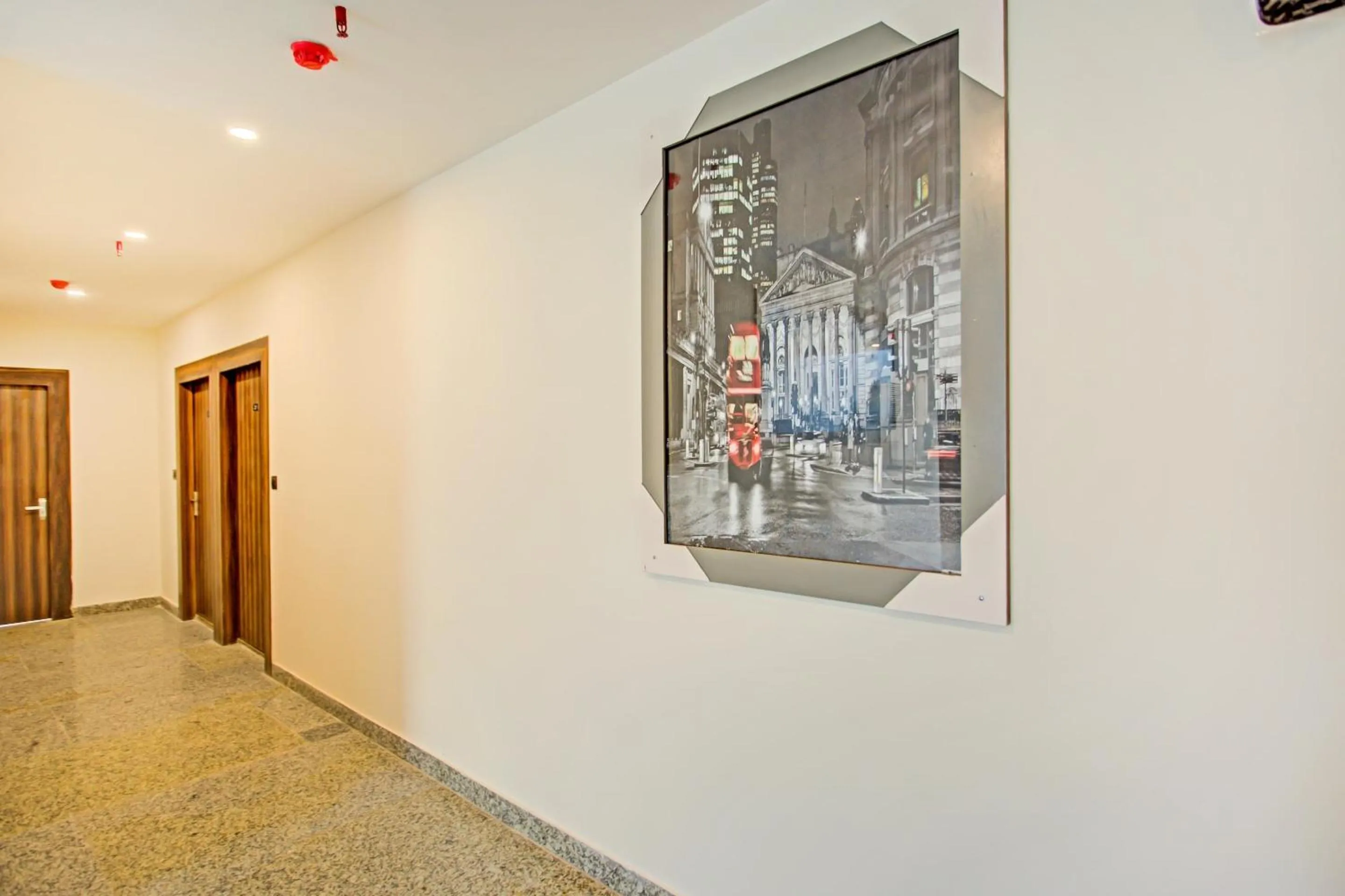 Lobby or reception in Townhouse The Madhav Sector 58 Noida Near ISKCON Temple Noida