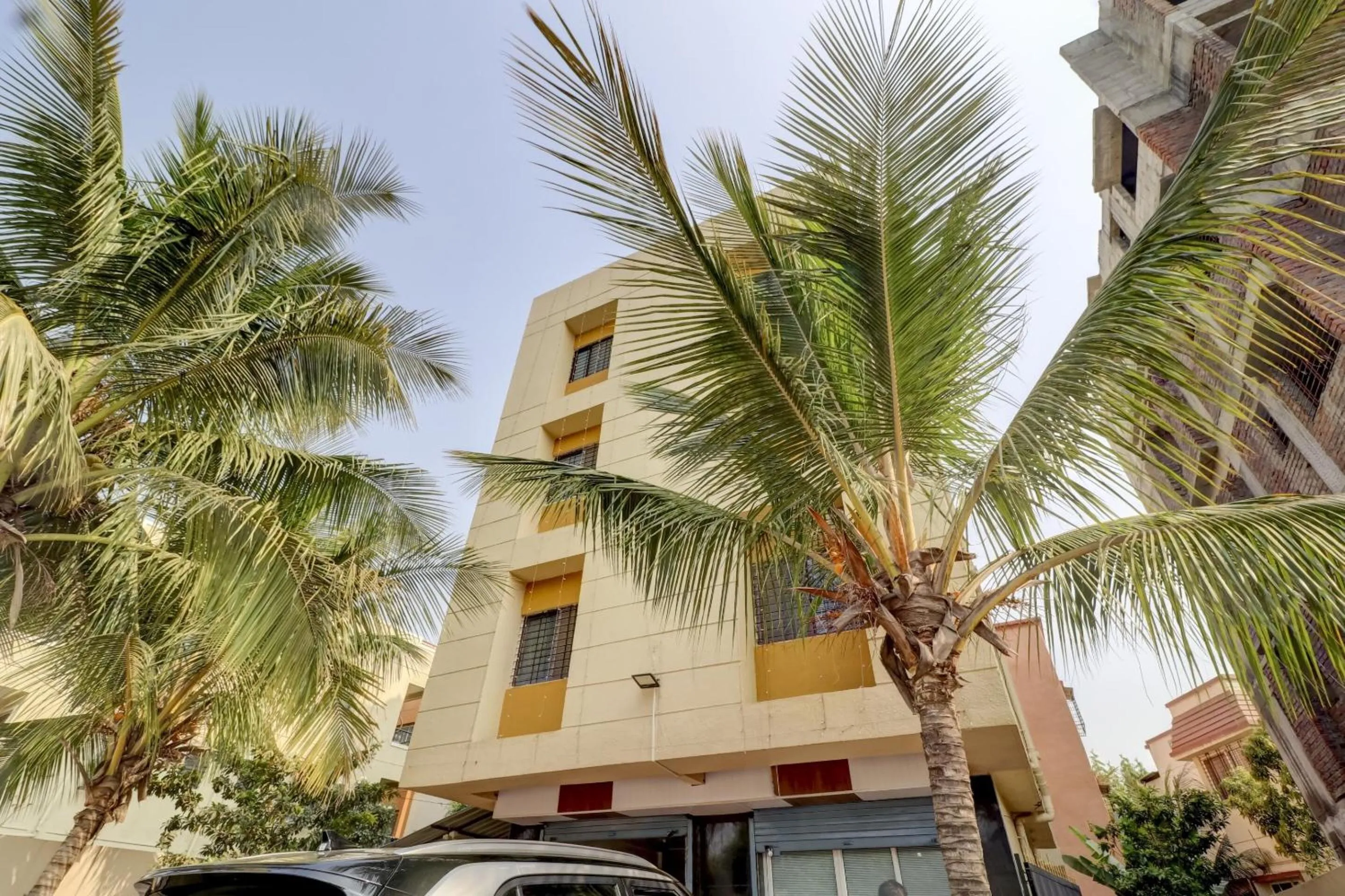 Facade/entrance in Hotel O Royal Rest Rooms