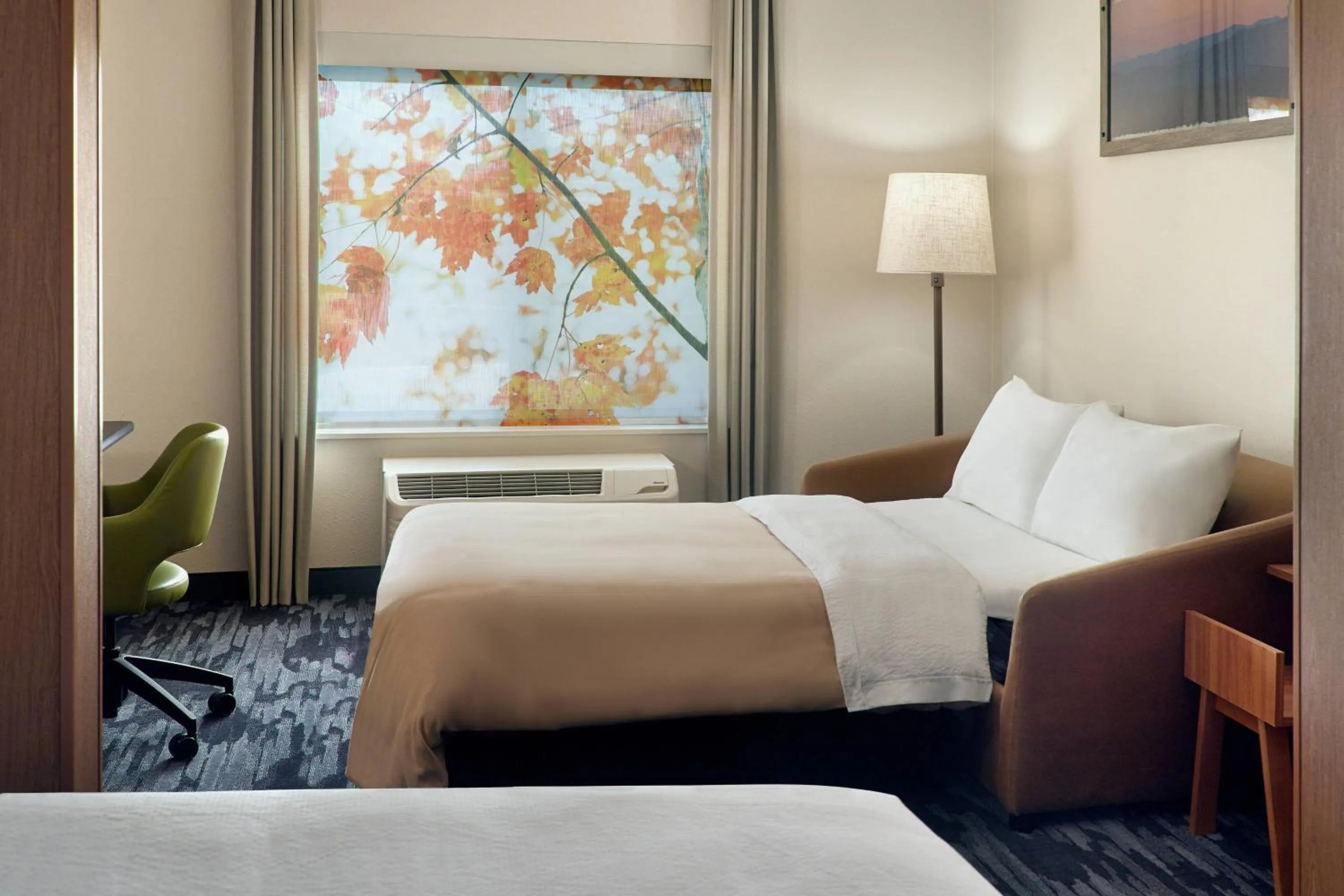 Bedroom, Bed in Fairfield Inn & Suites by Marriott Athens-University Area