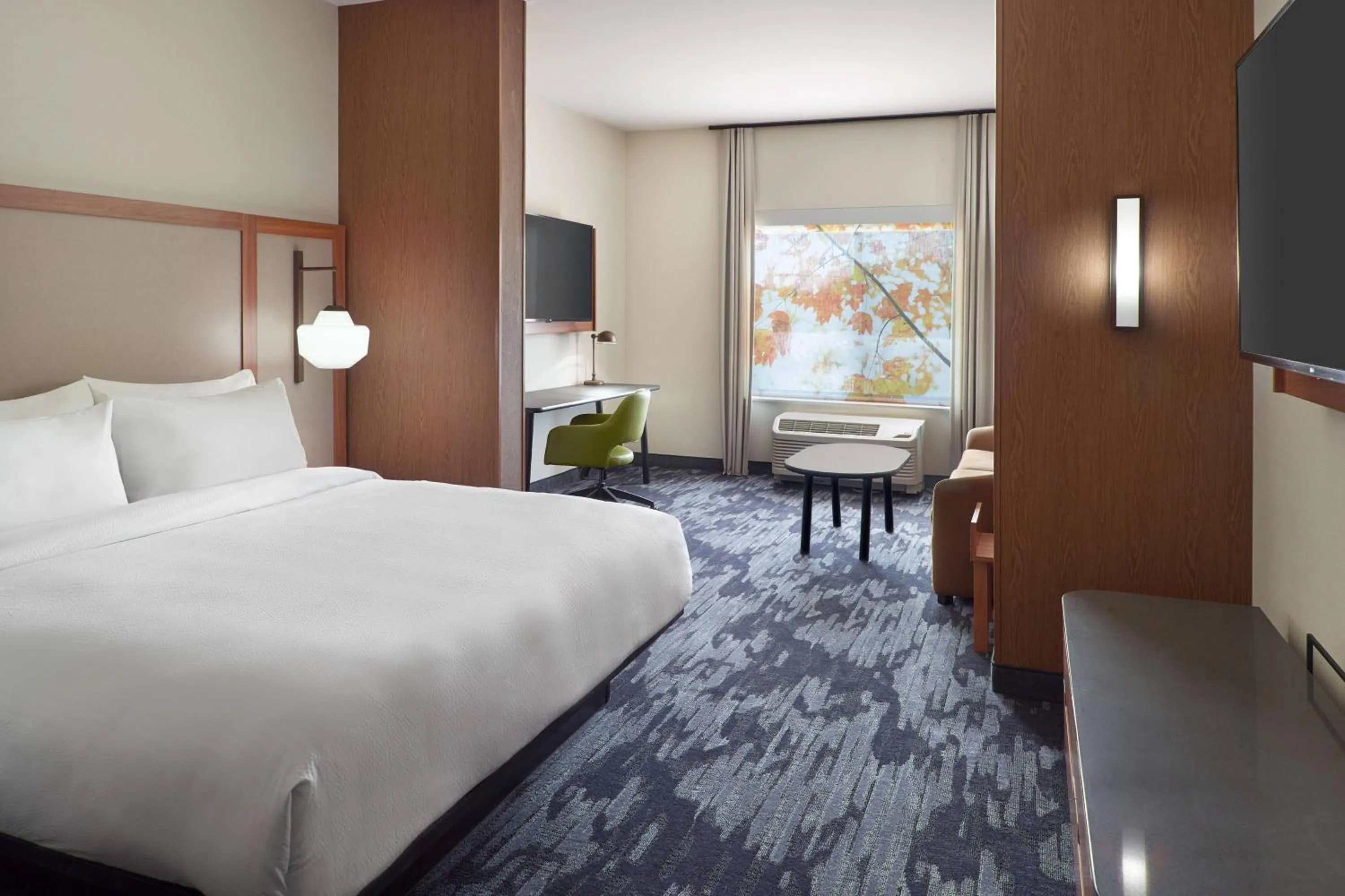 Bedroom, Bed in Fairfield Inn & Suites by Marriott Athens-University Area