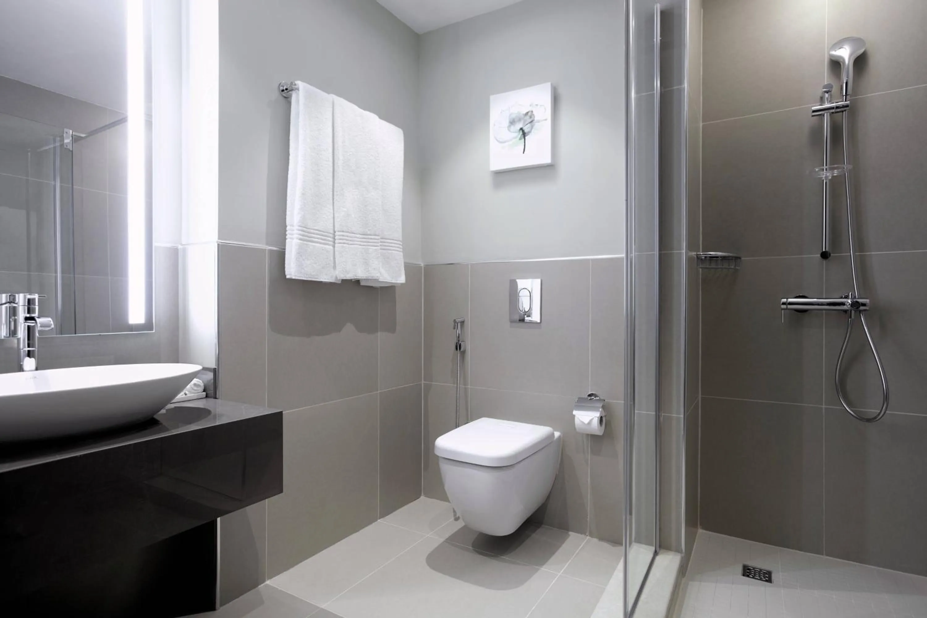 Bathroom in Residence Inn by Marriott Algiers Bab Ezzouar
