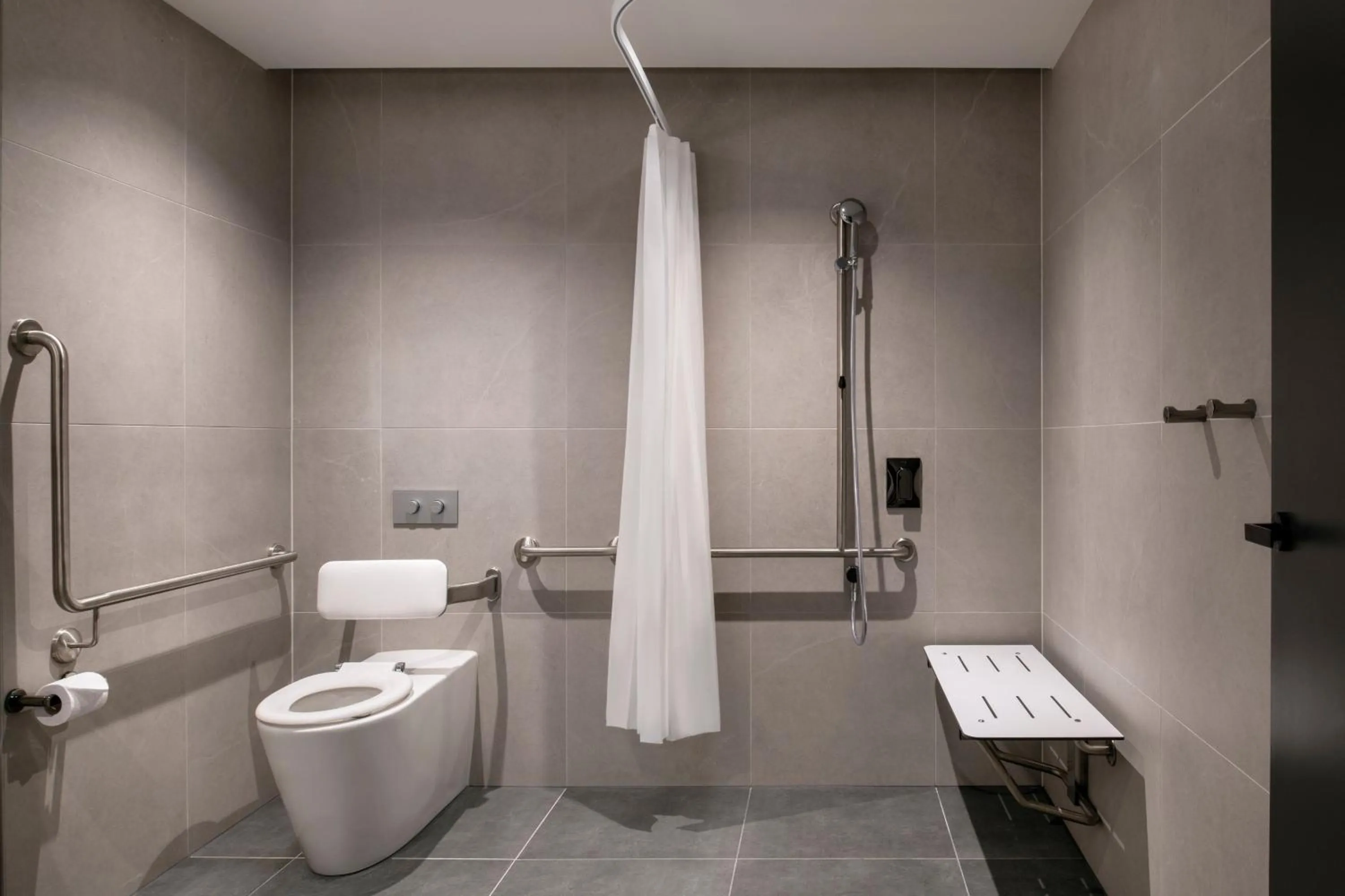 Bathroom in Melbourne Marriott Hotel Docklands