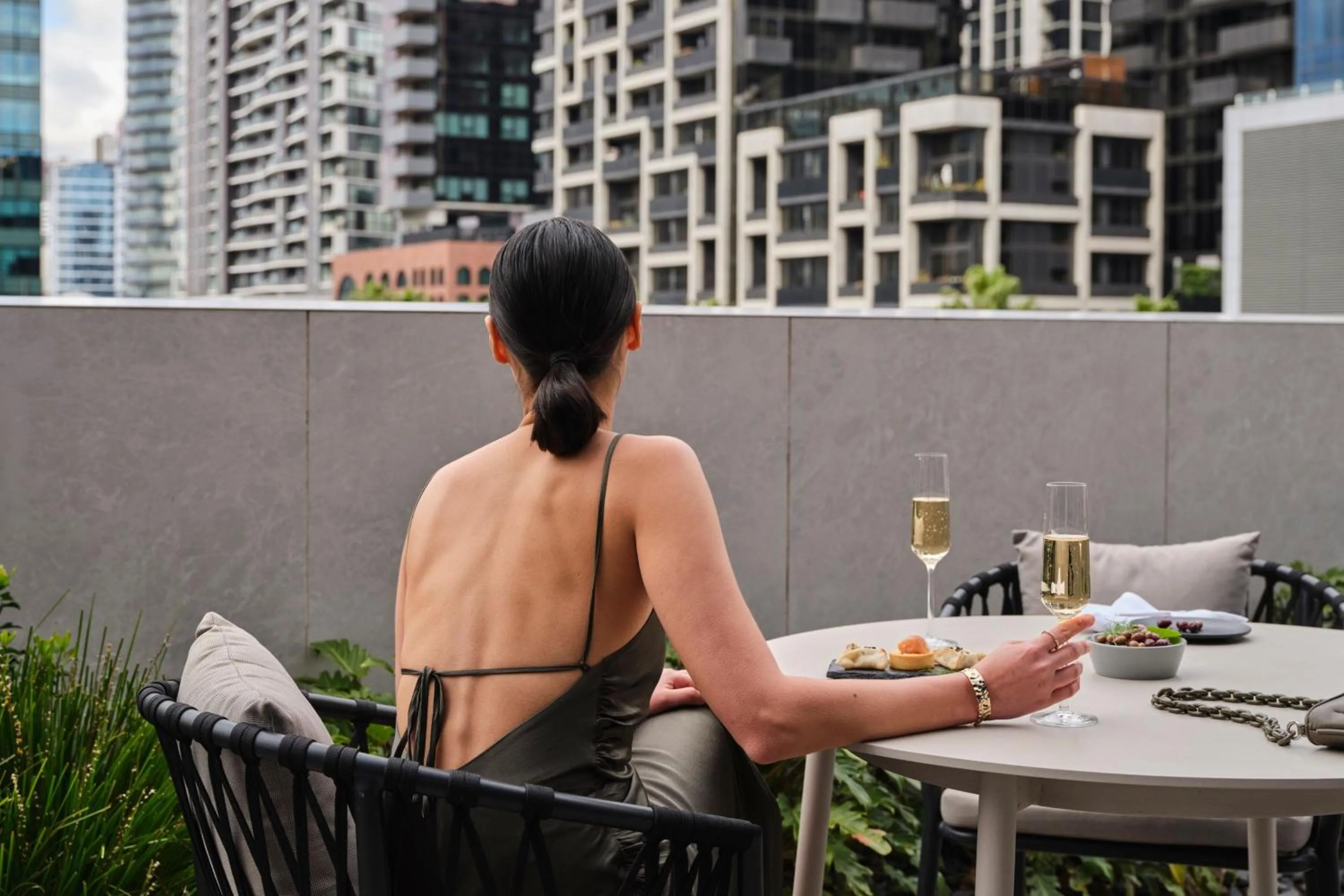 Lounge or bar in Melbourne Marriott Hotel Docklands