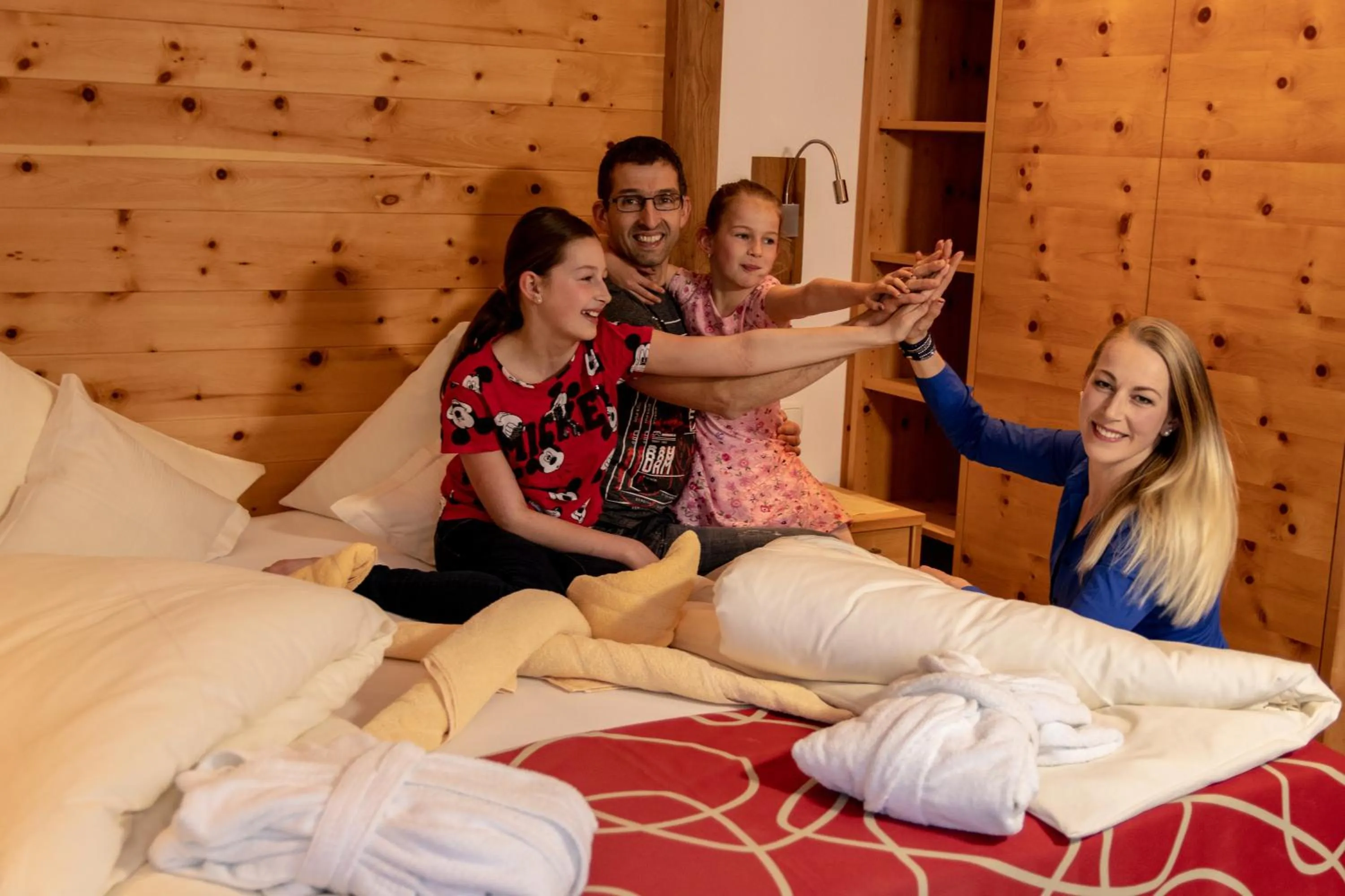 Family, Bed in Sport und Familienhotel Klausen