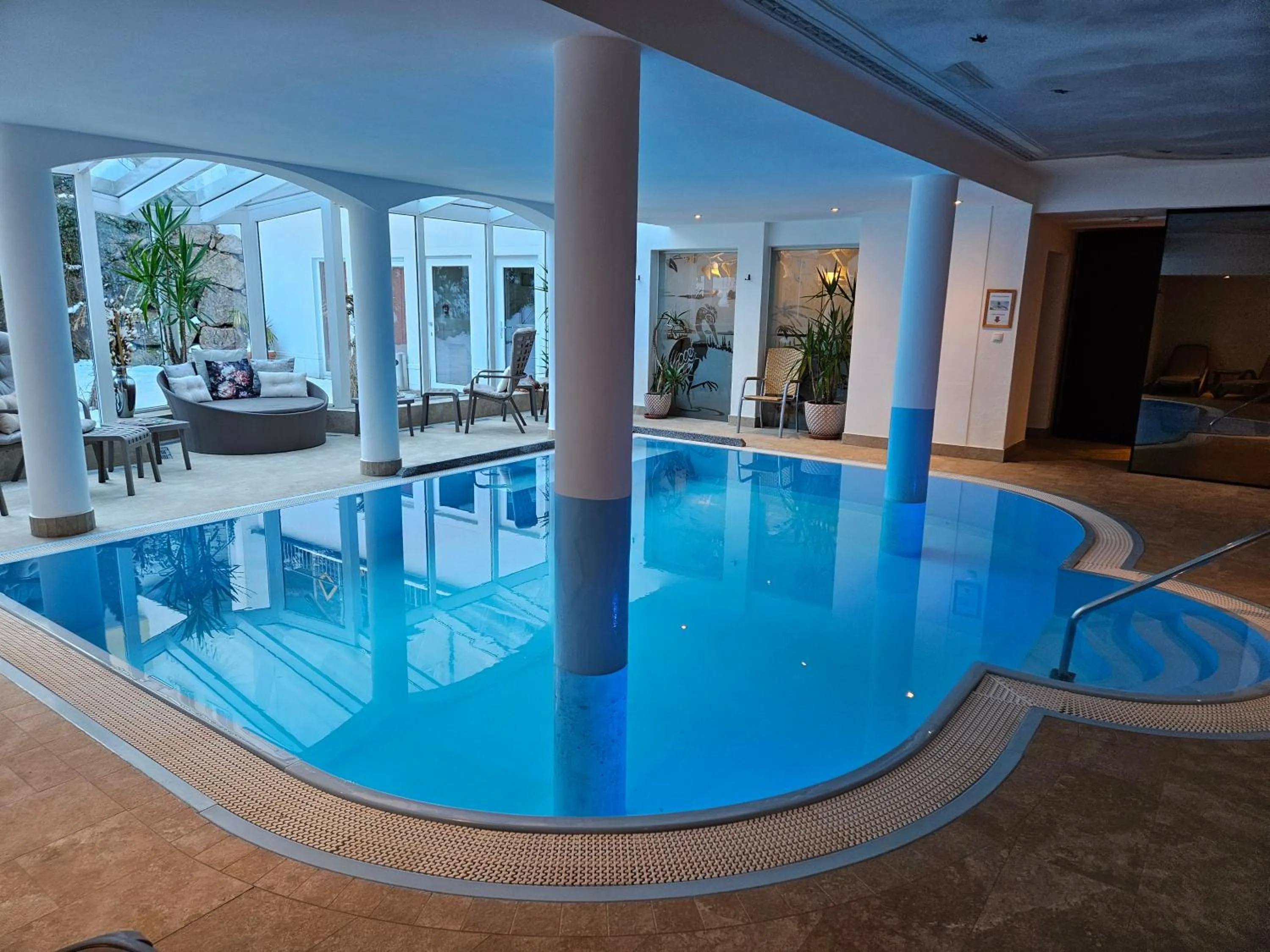 Swimming pool in Sport und Familienhotel Klausen