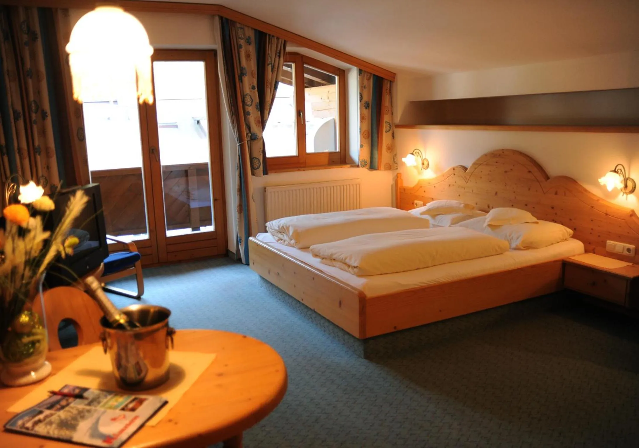 Photo of the whole room, Bed in Sport und Familienhotel Klausen
