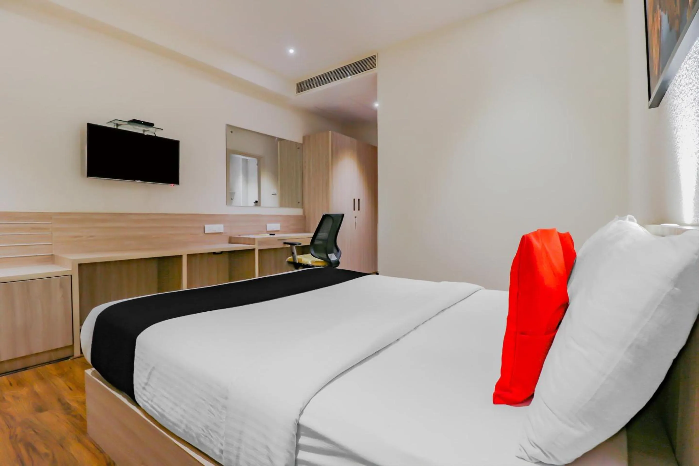 Bedroom, Bed in Capital O Royal Keys Near Brookfield Mall, AECS Layout