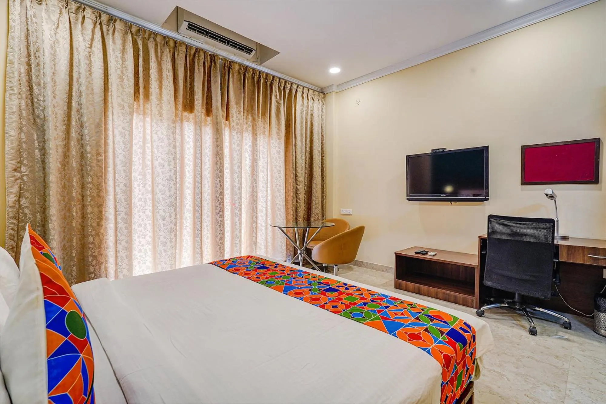 Bedroom, Bed in FabHotel Chris - Nr Vydehi Hospital