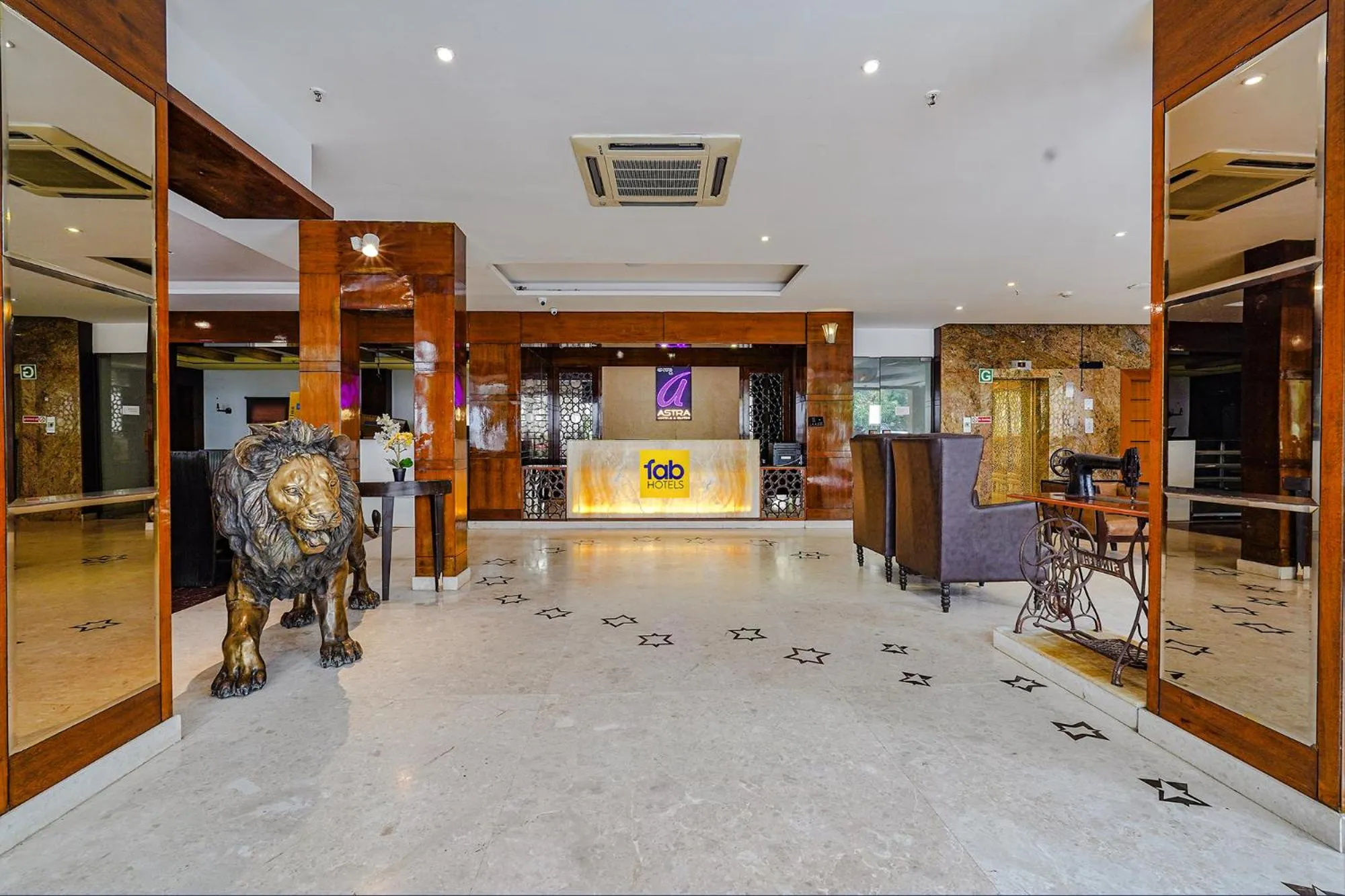 Lobby or reception in FabHotel Chris - Nr Vydehi Hospital