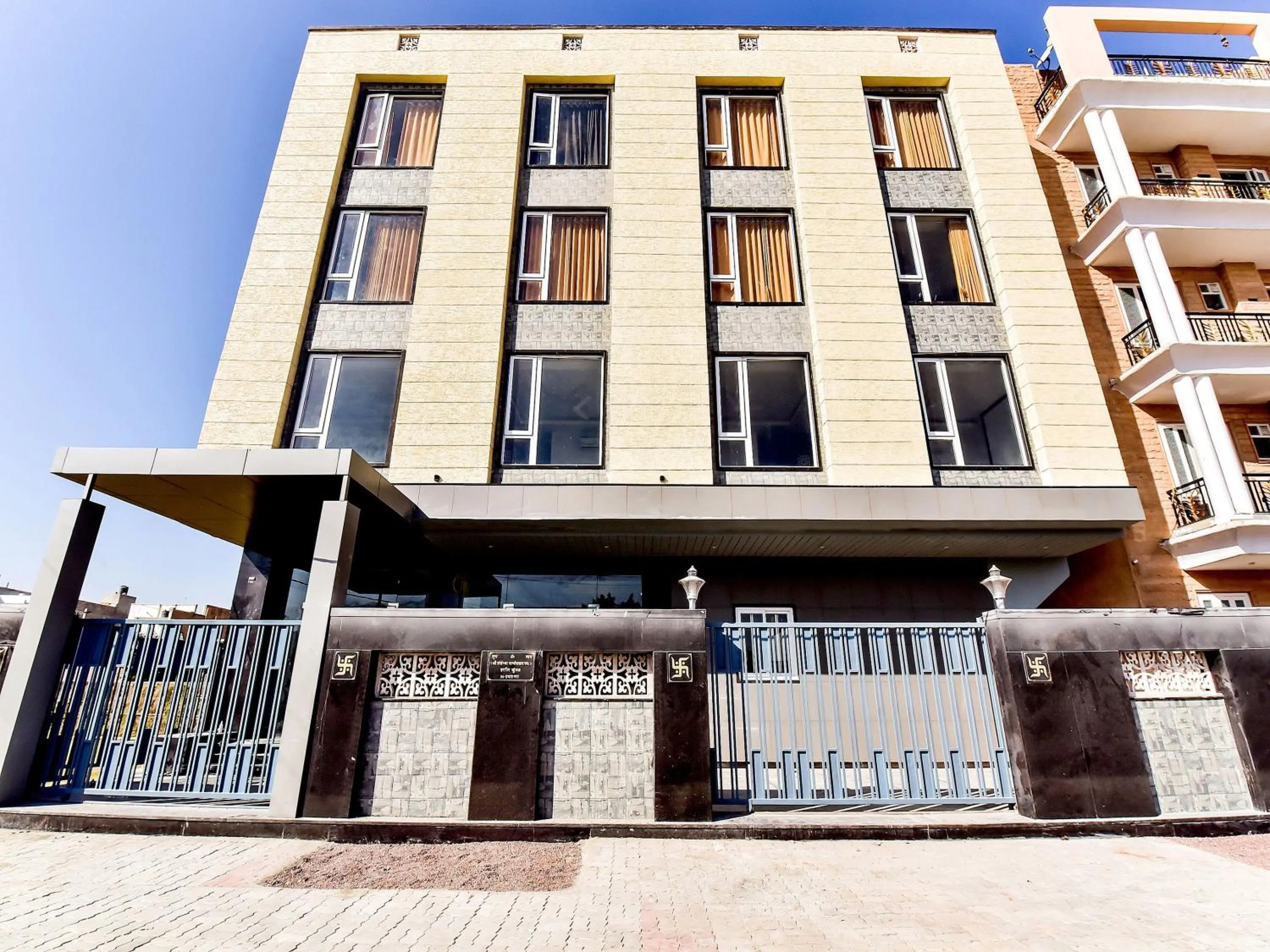 Facade/entrance in Capital O Maurya Inn
