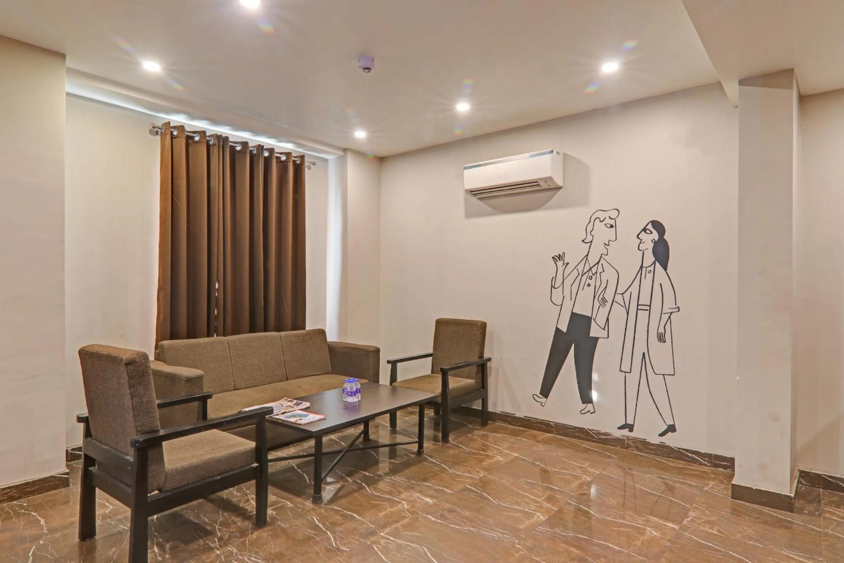 Lobby or reception in Super Townhouse Amaraa Hotel Near Phoenix Palassio