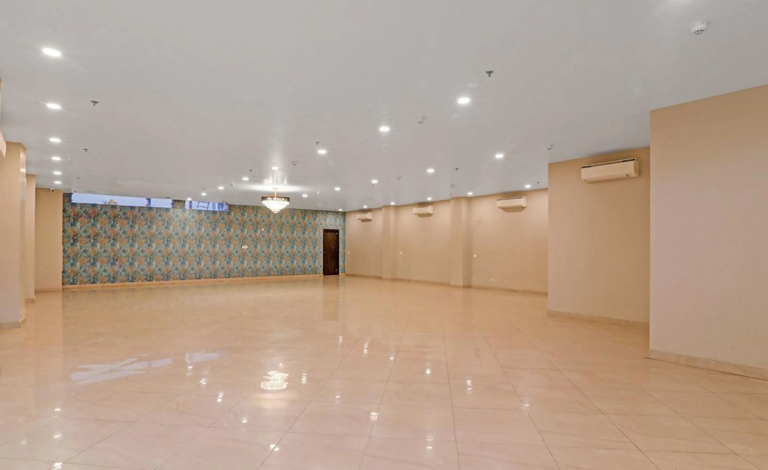 Lobby or reception in Super Townhouse Amaraa Hotel Near Phoenix Palassio