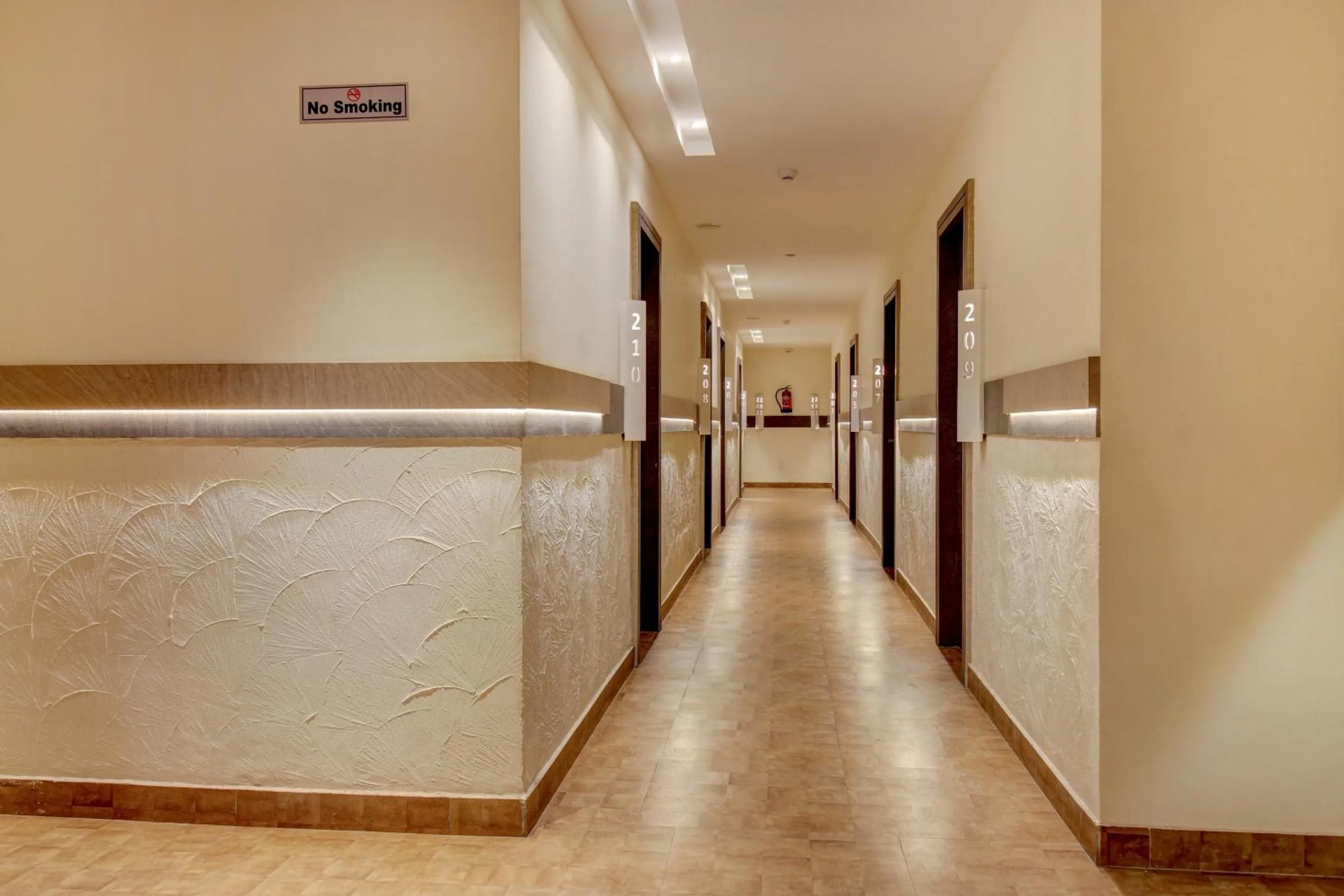 Lobby or reception in Super Townhouse Geetraj Near Shalimar Gateway lucknow