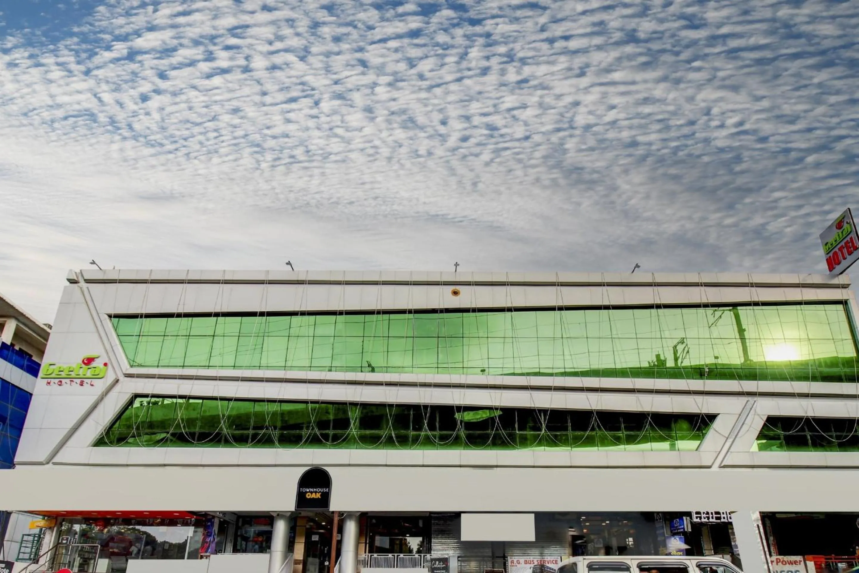 Facade/entrance in Super Townhouse Geetraj Near Shalimar Gateway lucknow