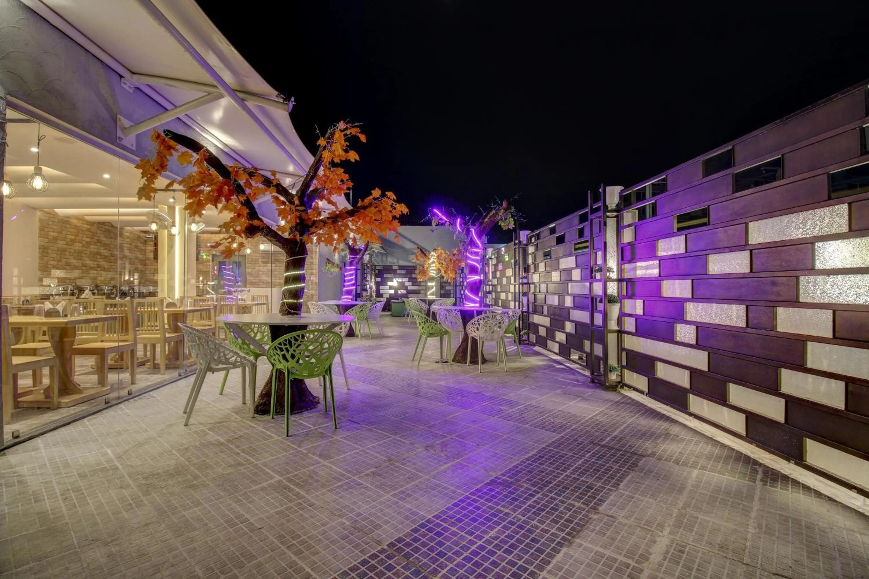 Facade/entrance in Super Townhouse Geetraj Near Shalimar Gateway lucknow