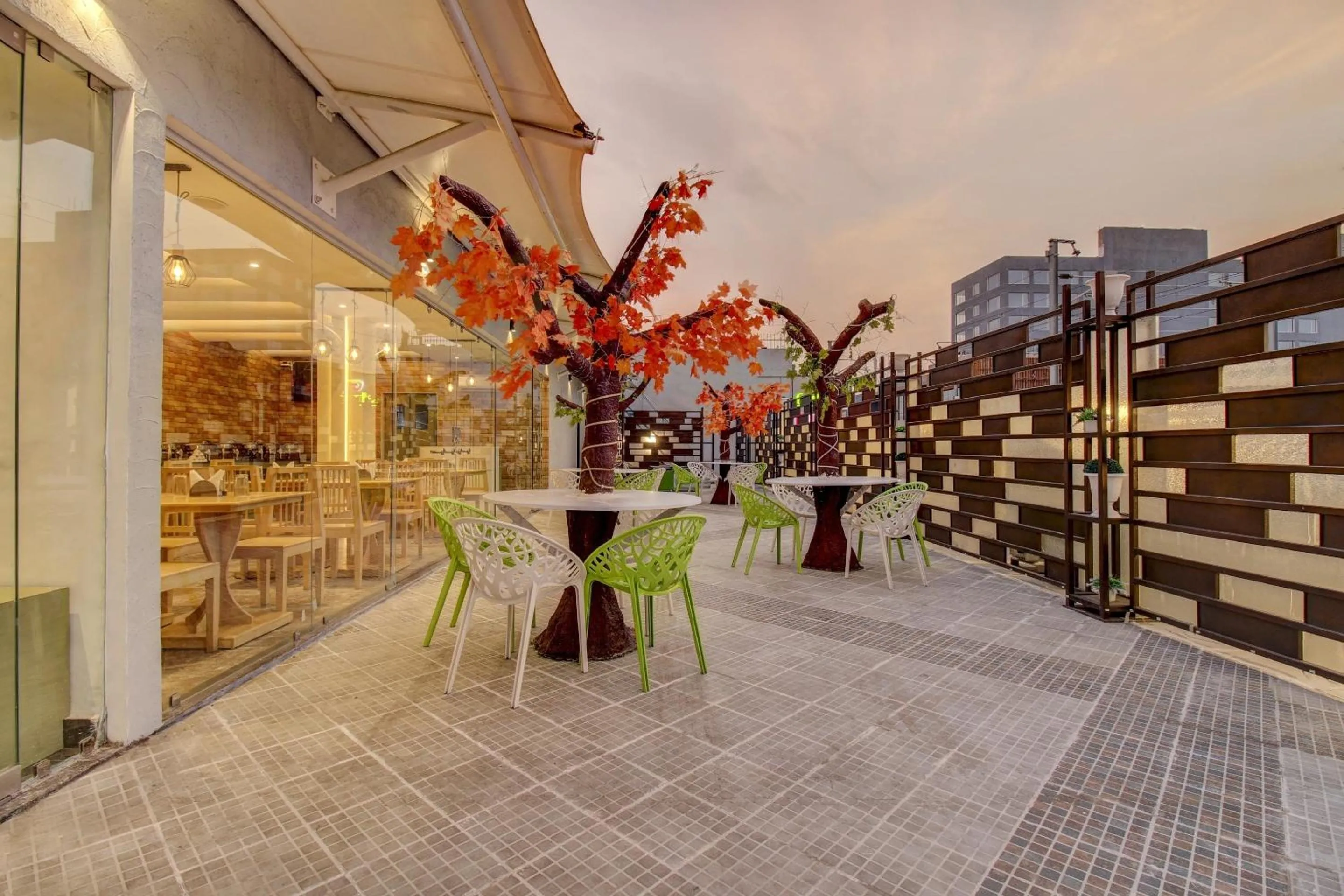 Facade/entrance in Super Townhouse Geetraj Near Shalimar Gateway lucknow