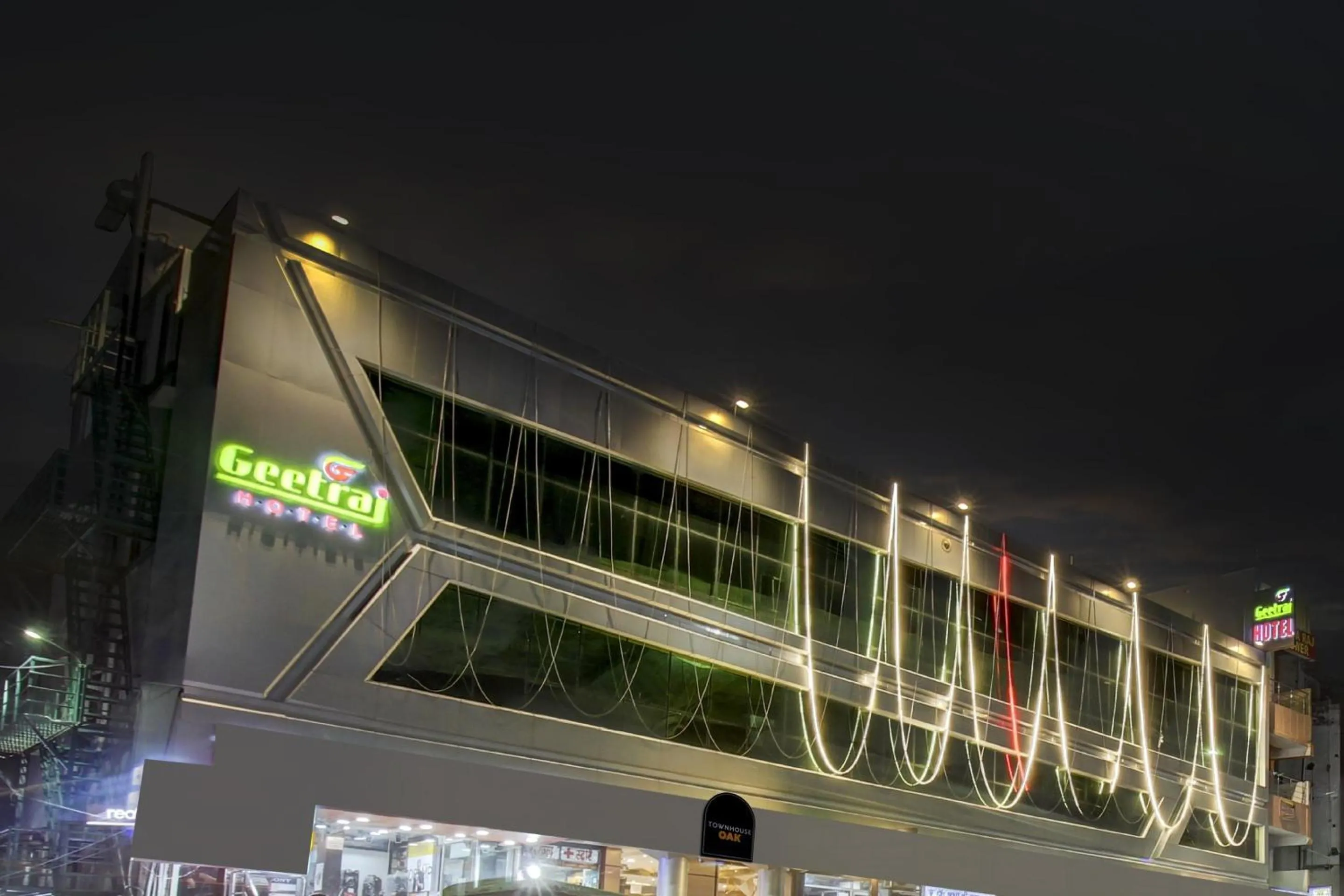 Facade/entrance in Super Townhouse Geetraj Near Shalimar Gateway lucknow