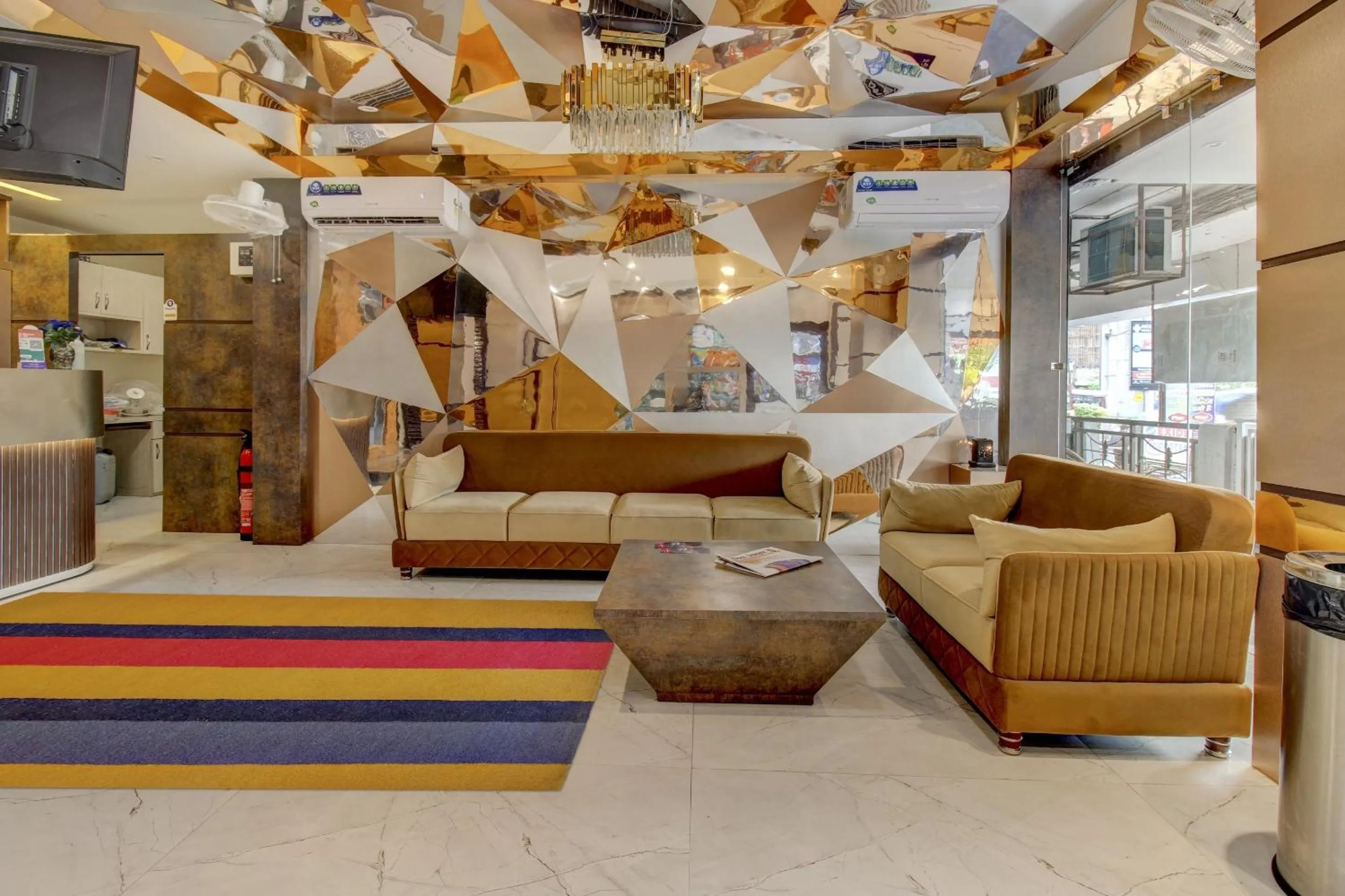 Lobby or reception in Super Townhouse Geetraj Near Shalimar Gateway lucknow