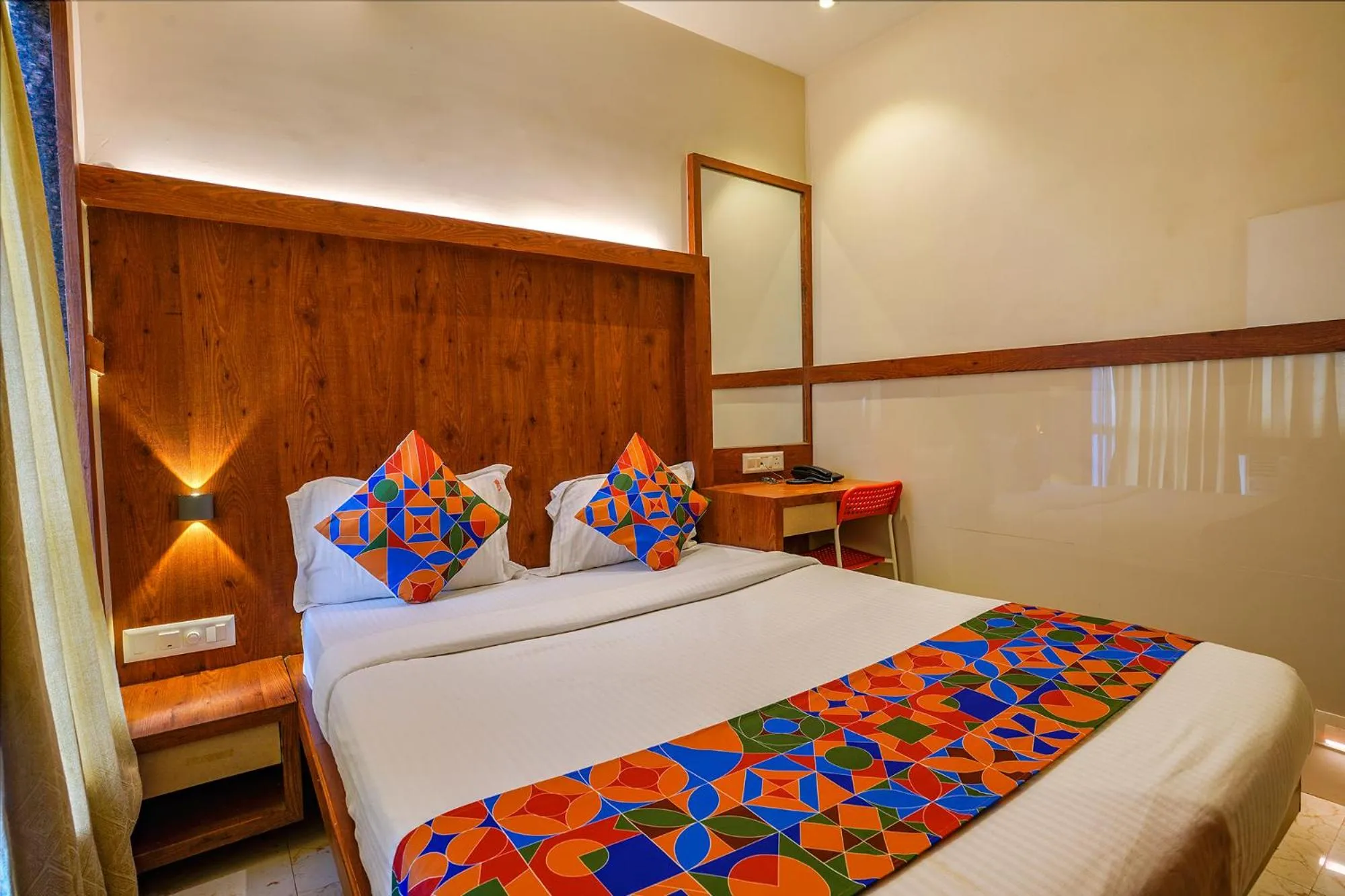 Bed in Via Super 7 Inn- Nr Rabale Station