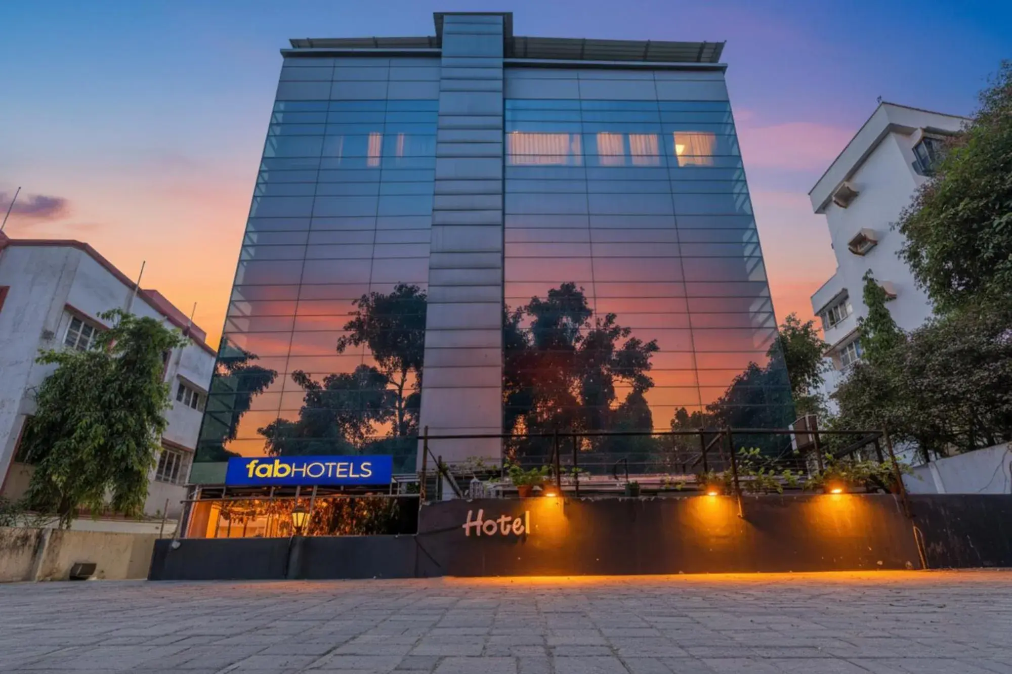 Via Jayshree - Nr Mumbai International Airport Via Jayshree - Nr Mumbai International Airport