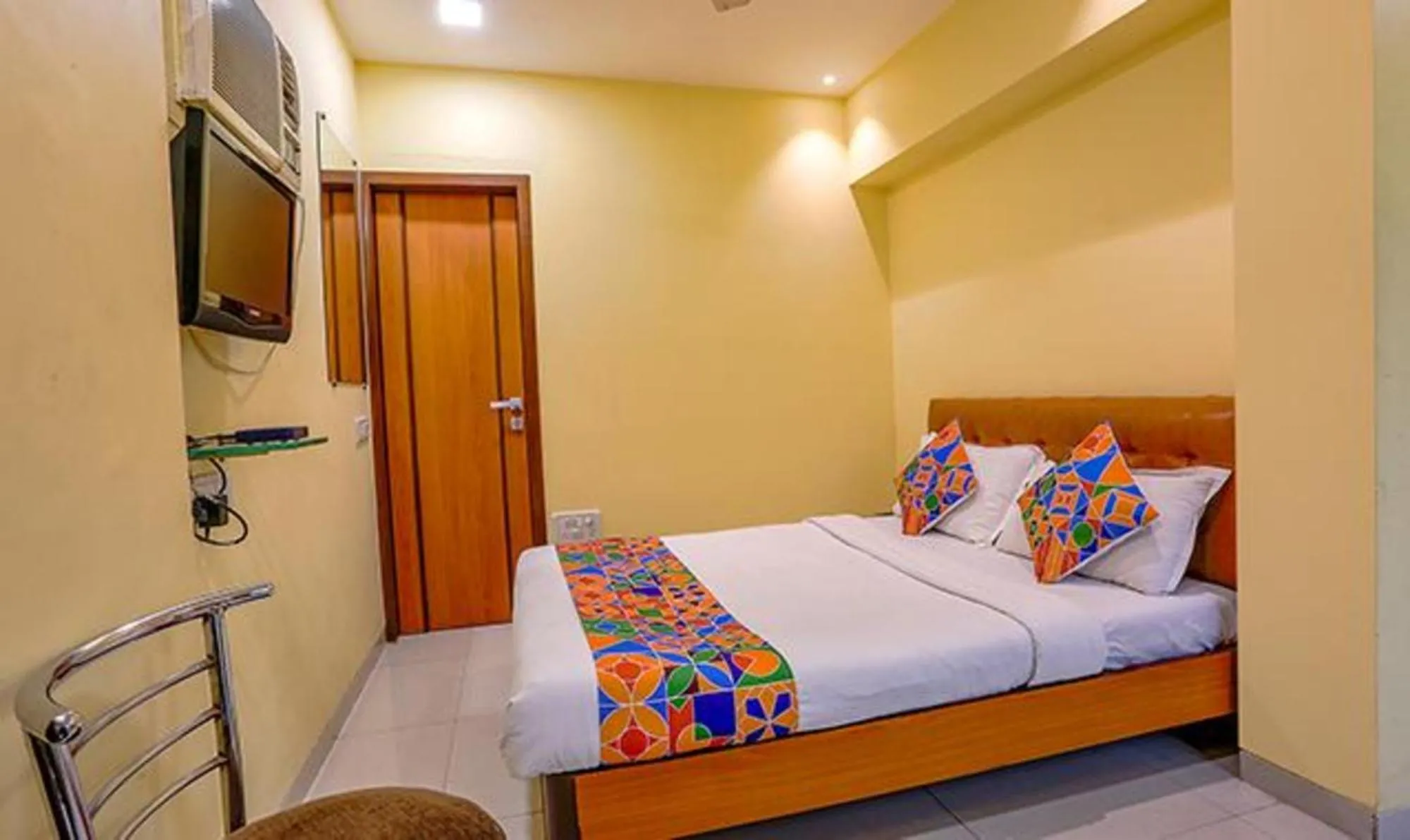 Bed in Via Jayshree - Nr Mumbai International Airport