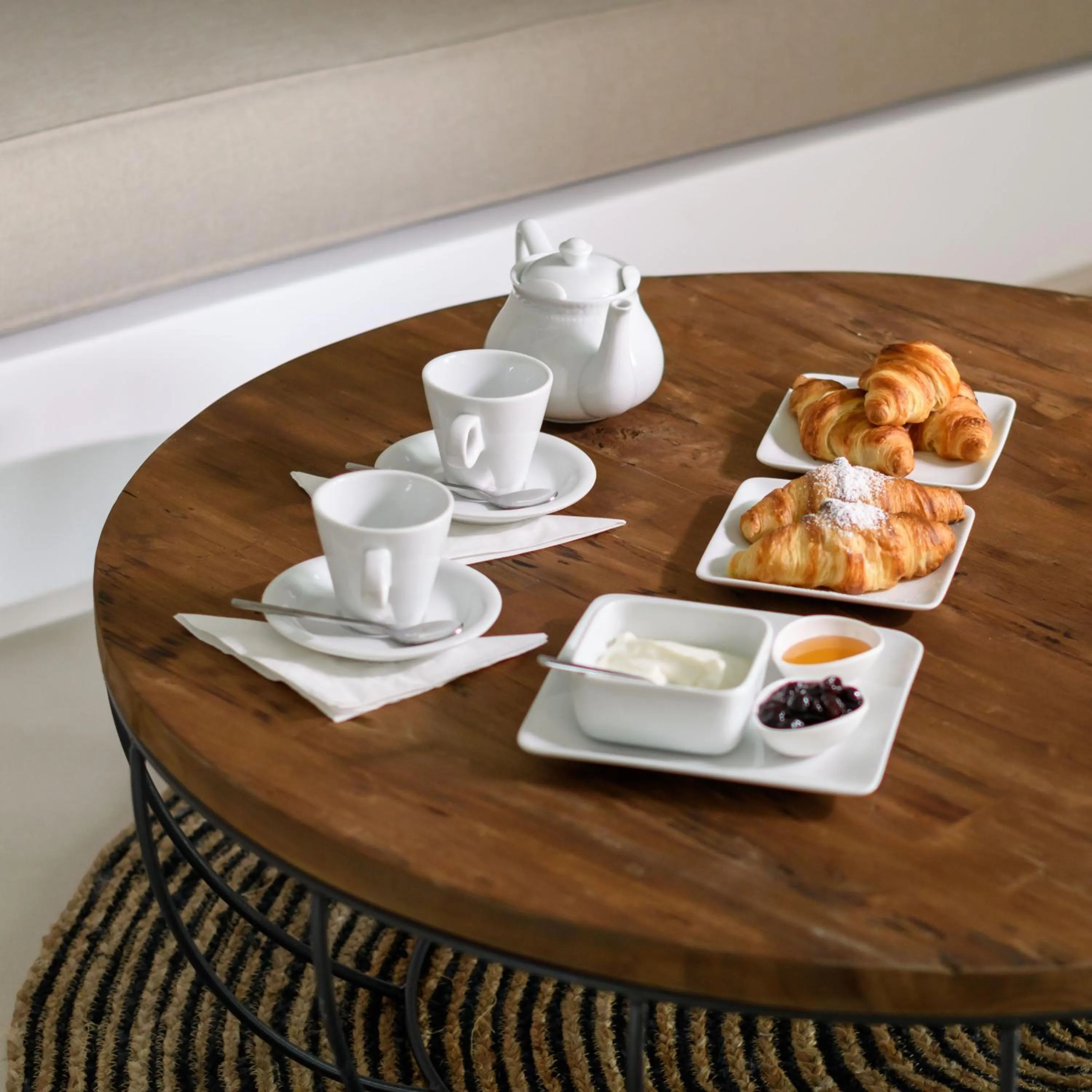 Food and drinks in Este Luxury Suites