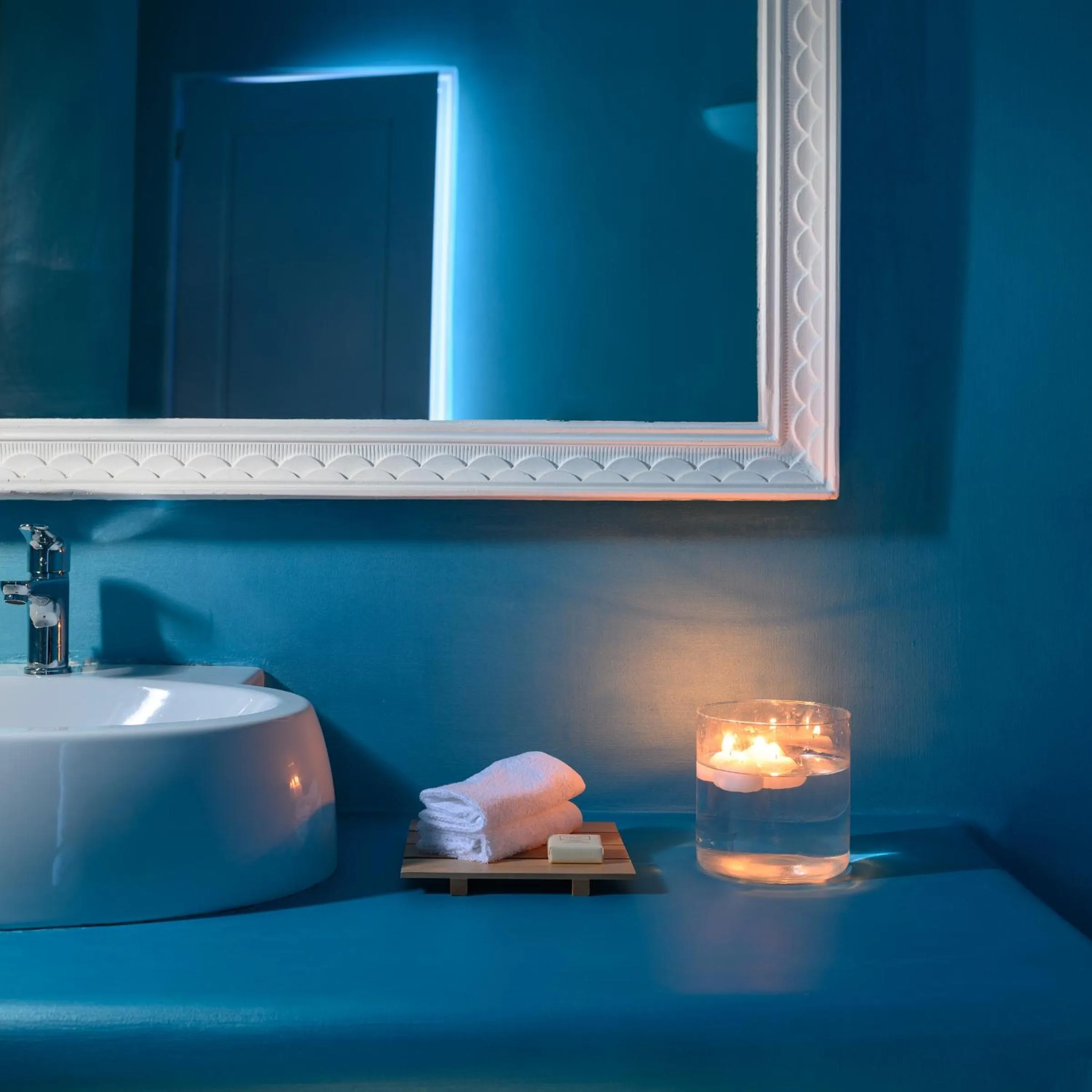 Shower in Este Luxury Suites