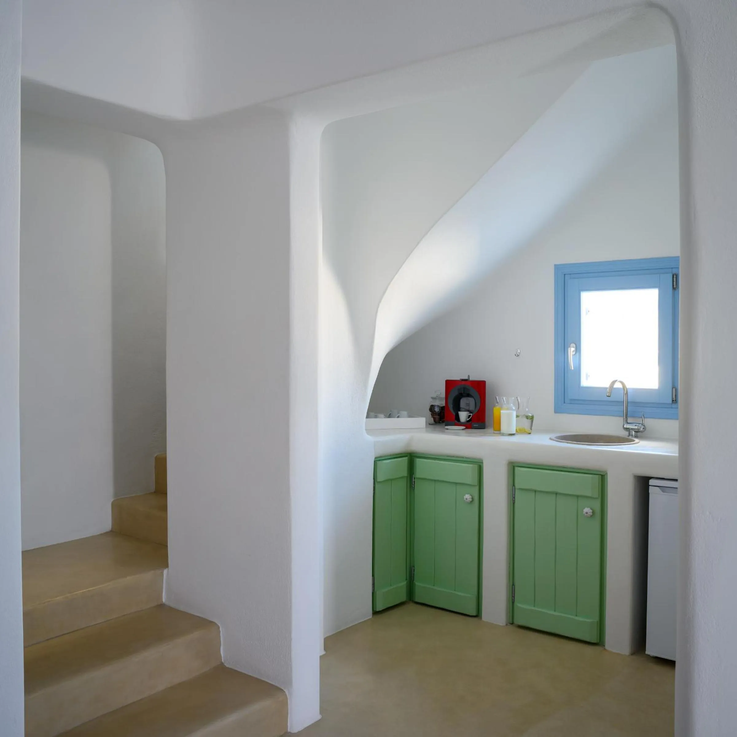 Coffee/tea facilities in Este Luxury Suites