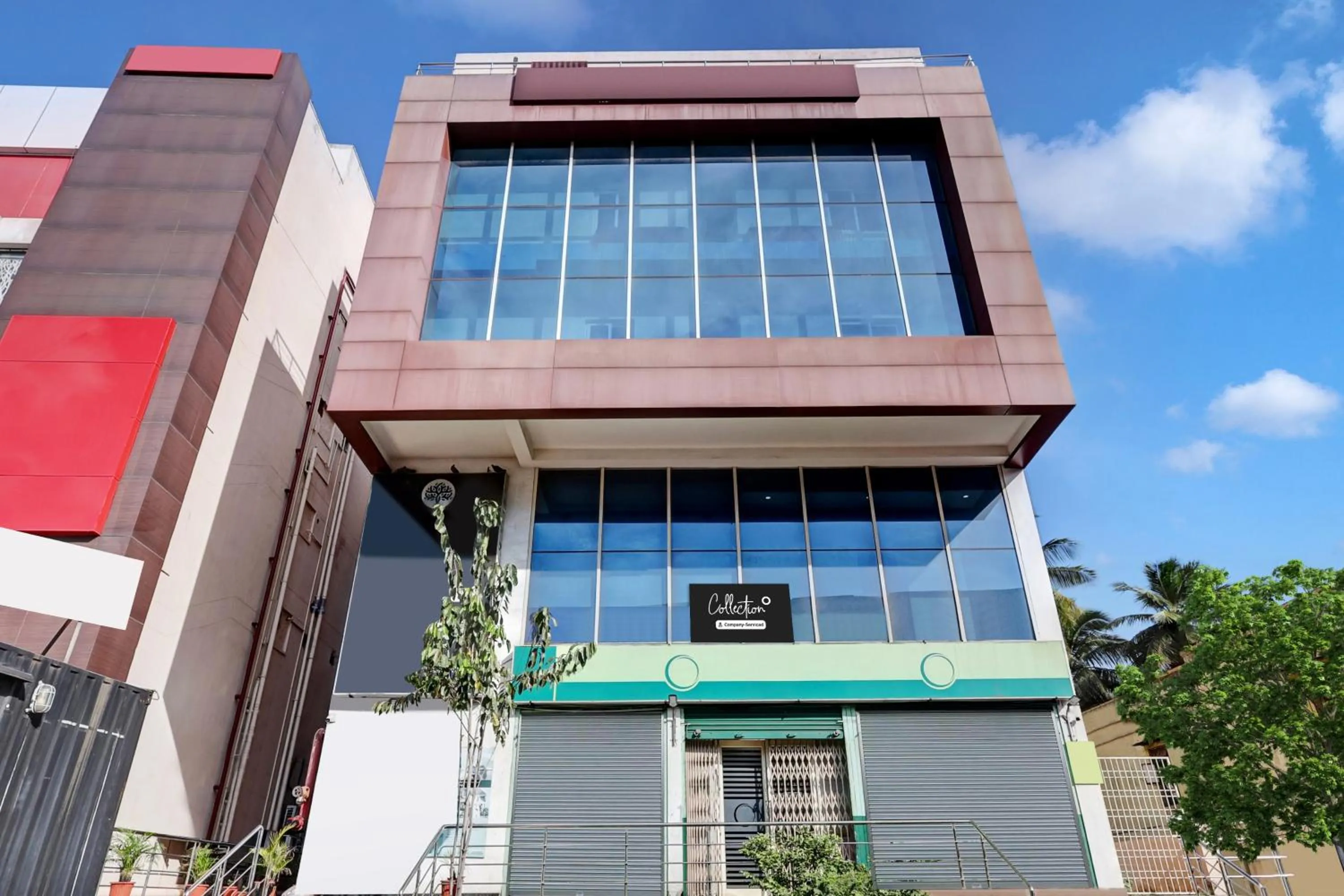 Facade/entrance in Collection O Dabagardens Near RK Beach