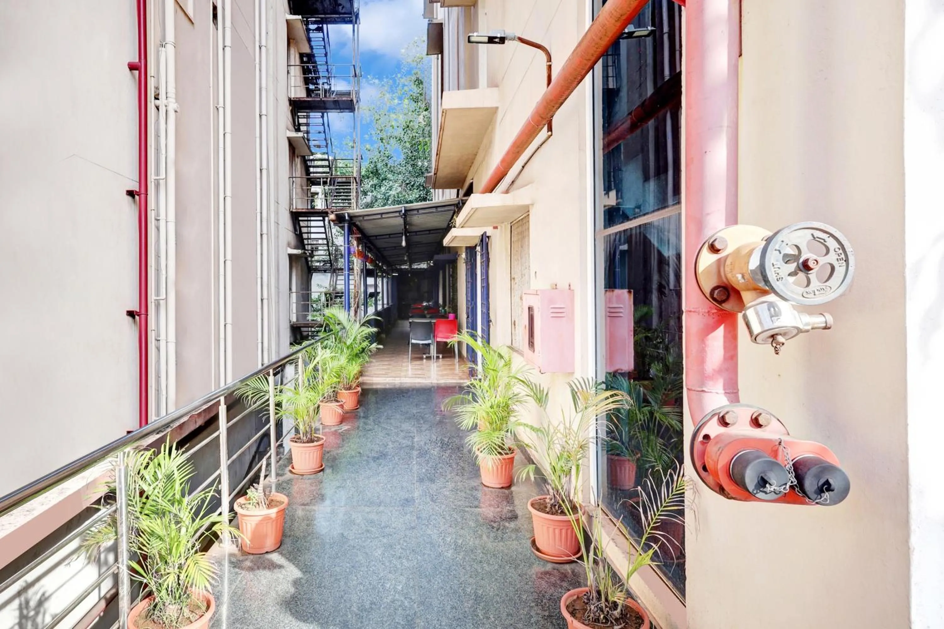 Facade/entrance in Collection O Dabagardens Near RK Beach