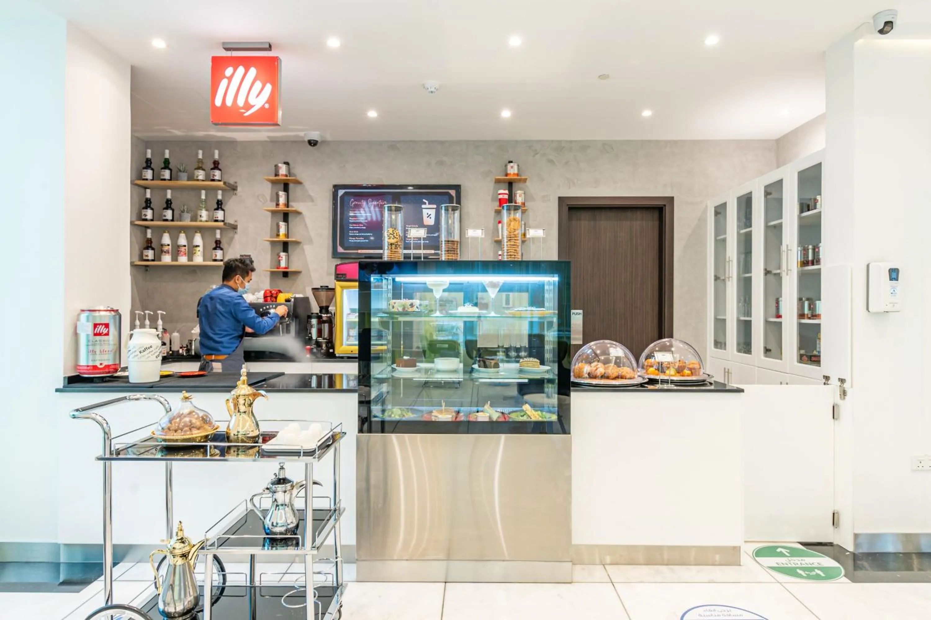 Restaurant/places to eat in Gravity Hotel Abu Dhabi